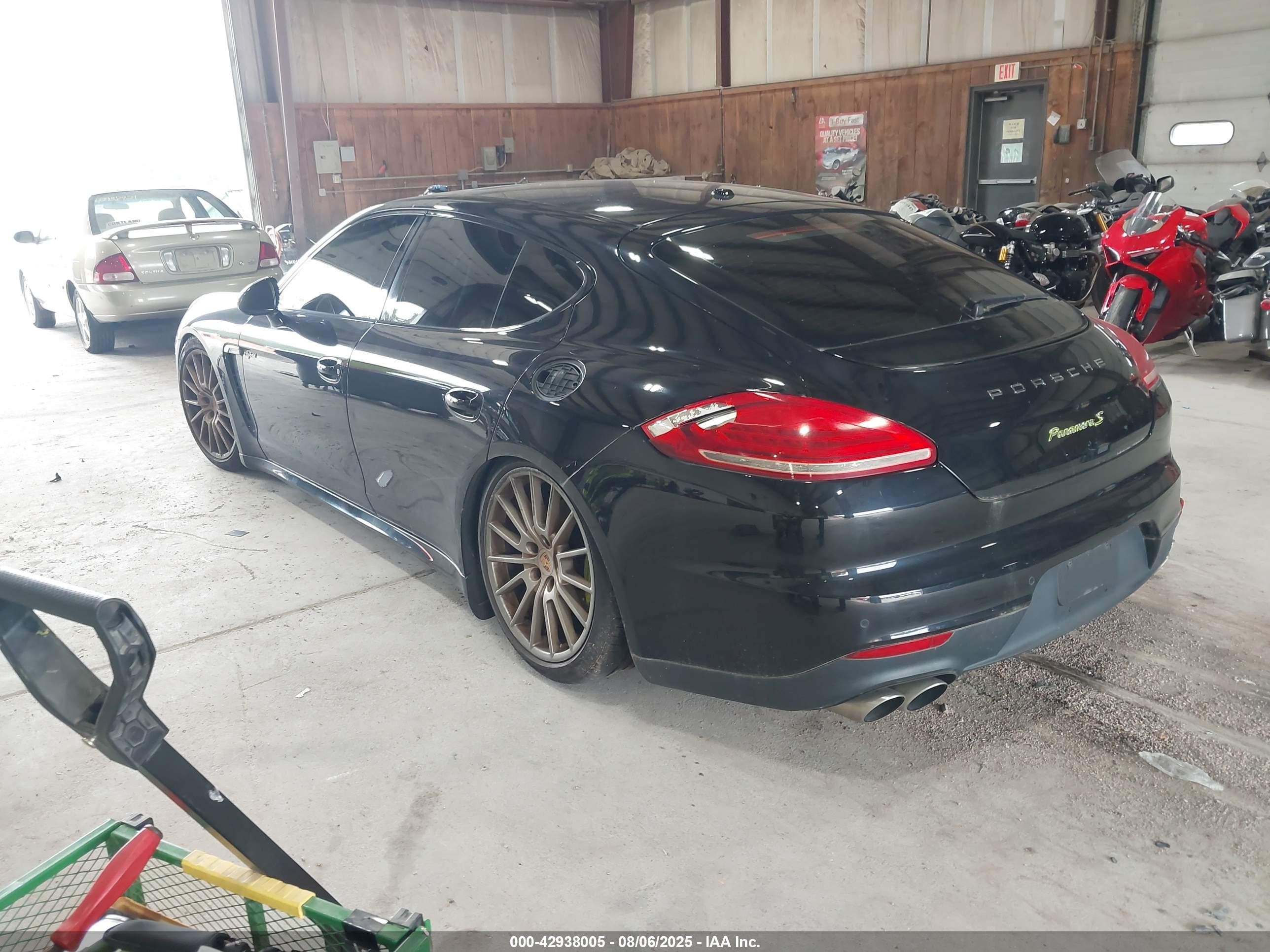 2015 Porsche Panamera E-hybrid S Black vin: WP0AD2A77FL040373