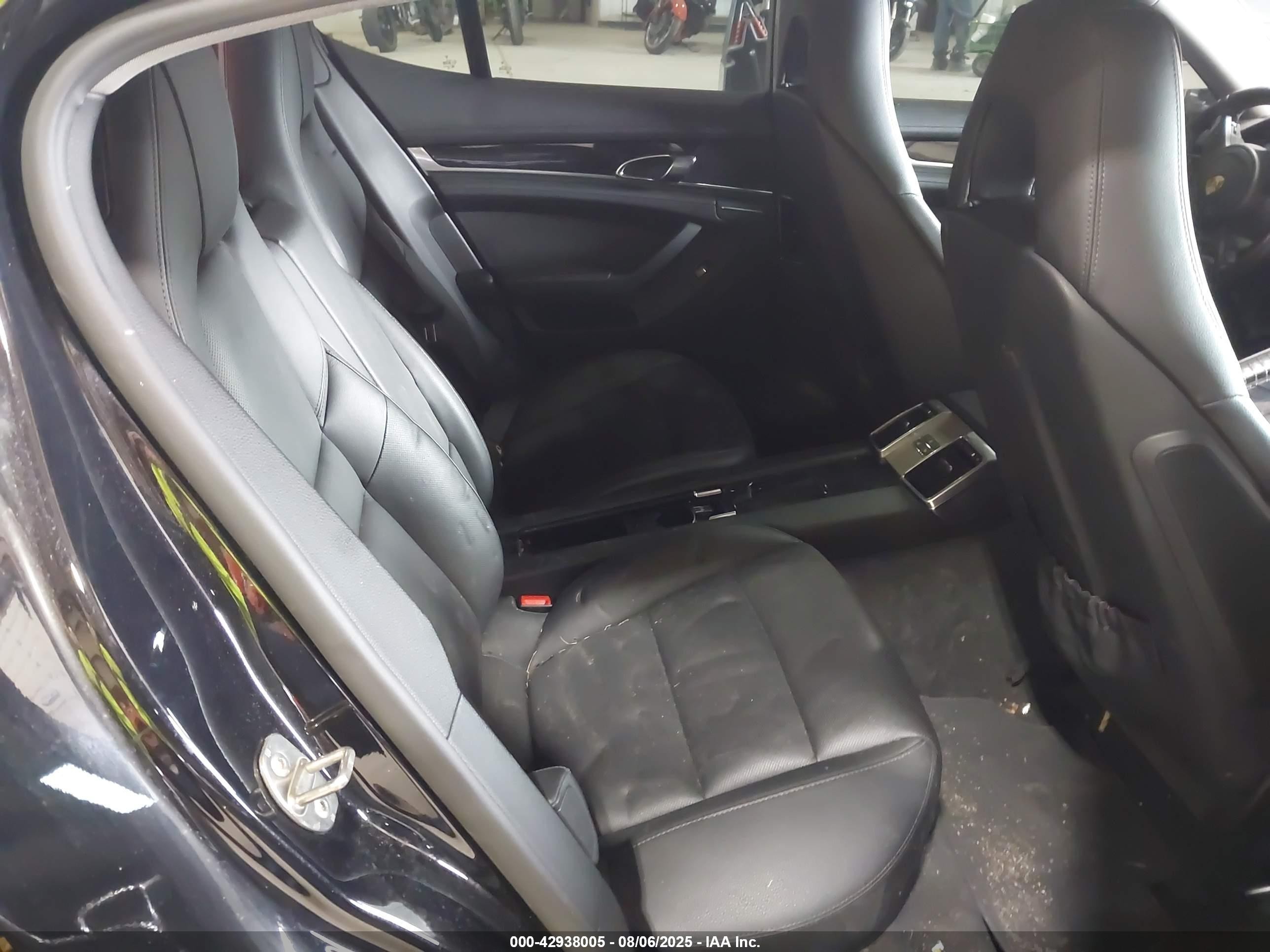 2015 Porsche Panamera E-hybrid S Black vin: WP0AD2A77FL040373