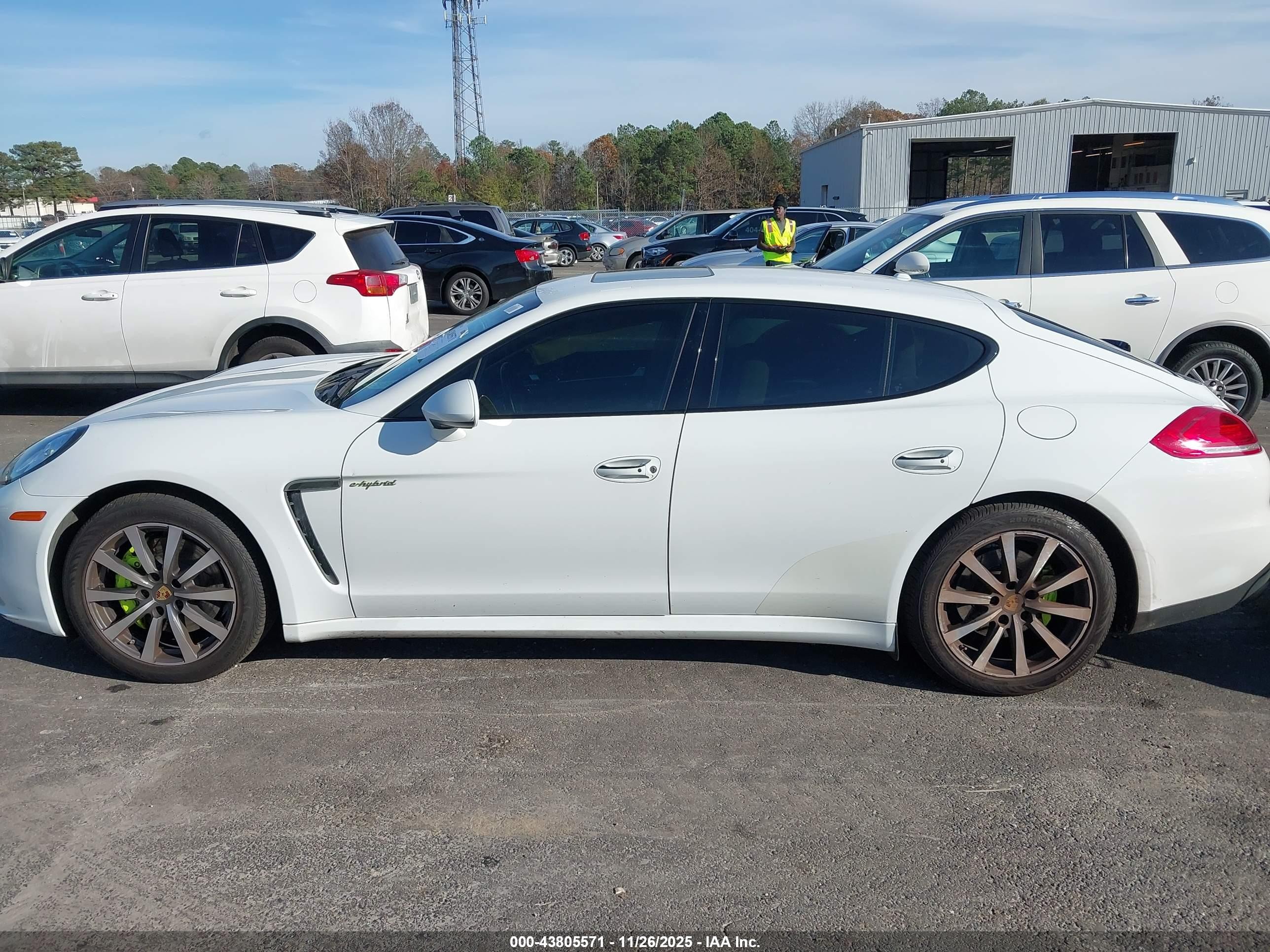 2015 Porsche Panamera E-hybrid S White vin: WP0AD2A77FL041457