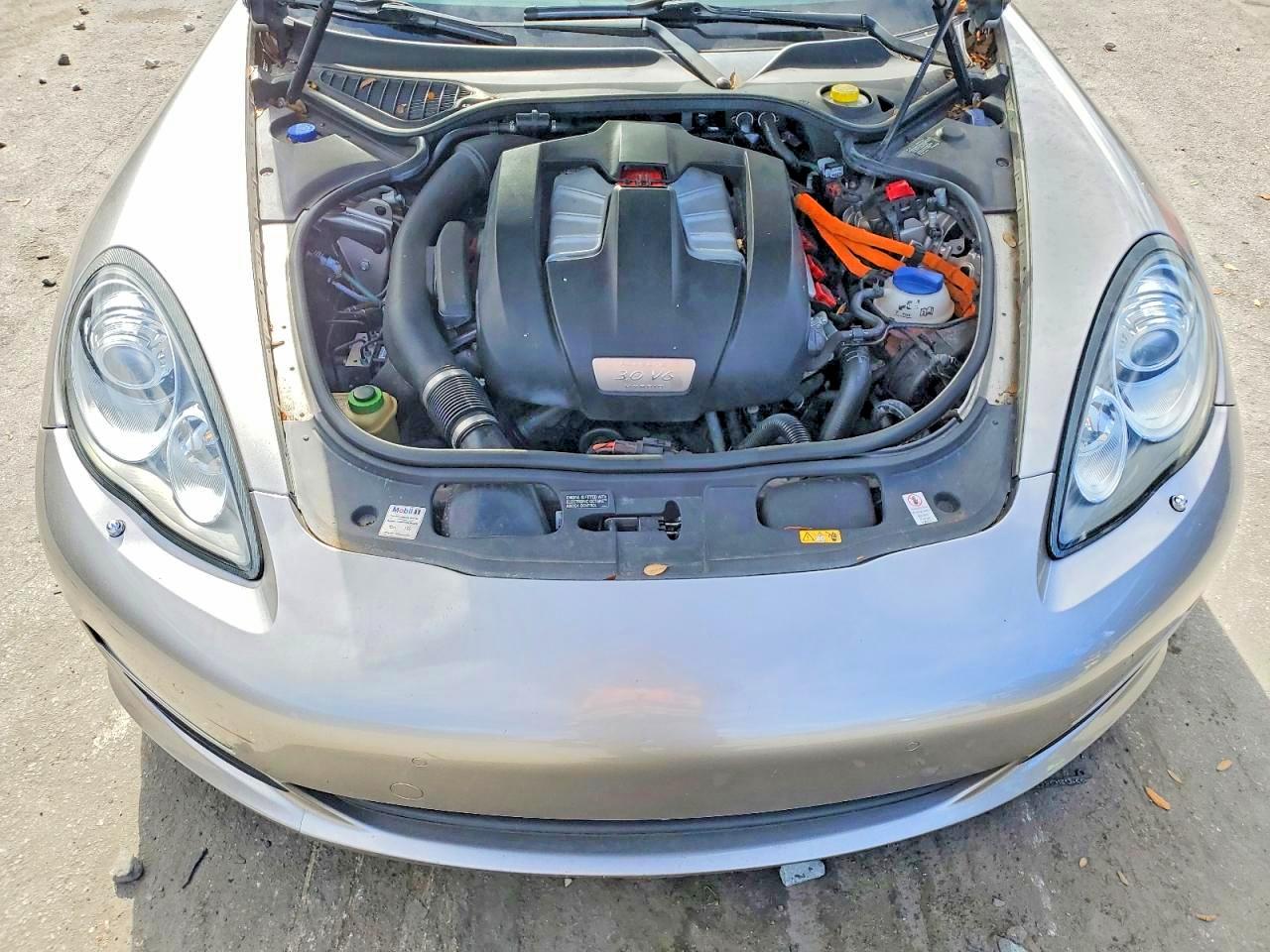2012 Porsche Panamera S Hybrid Silver vin: WP0AD2A78CL045531