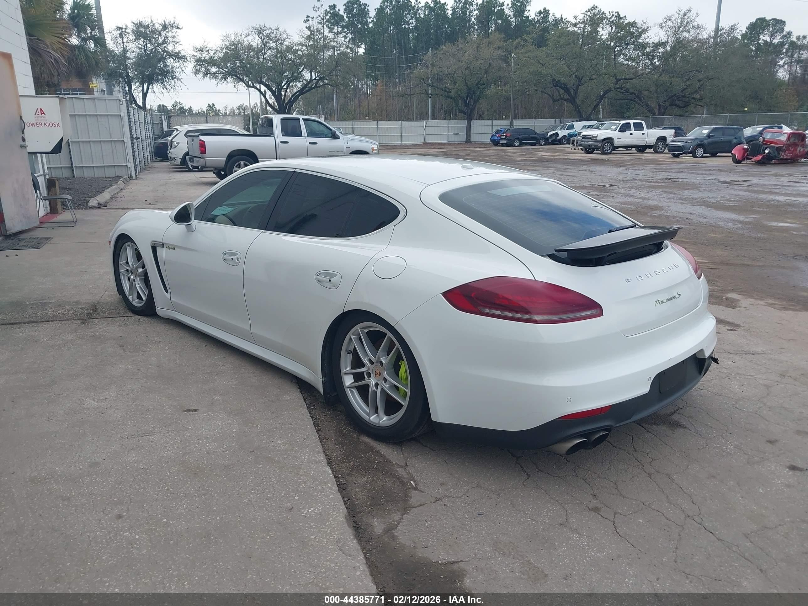 2014 Porsche Panamera E-hybrid S White vin: WP0AD2A7XEL044254