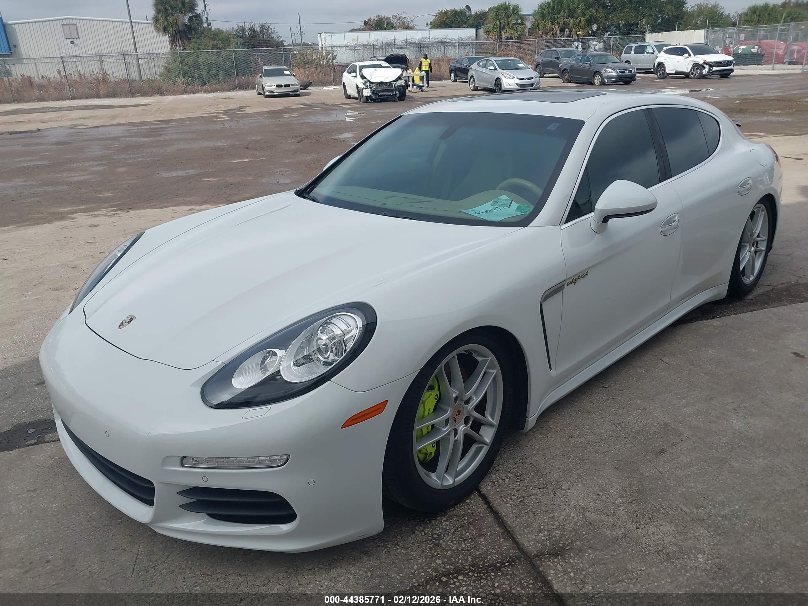 2014 Porsche Panamera E-hybrid S White vin: WP0AD2A7XEL044254