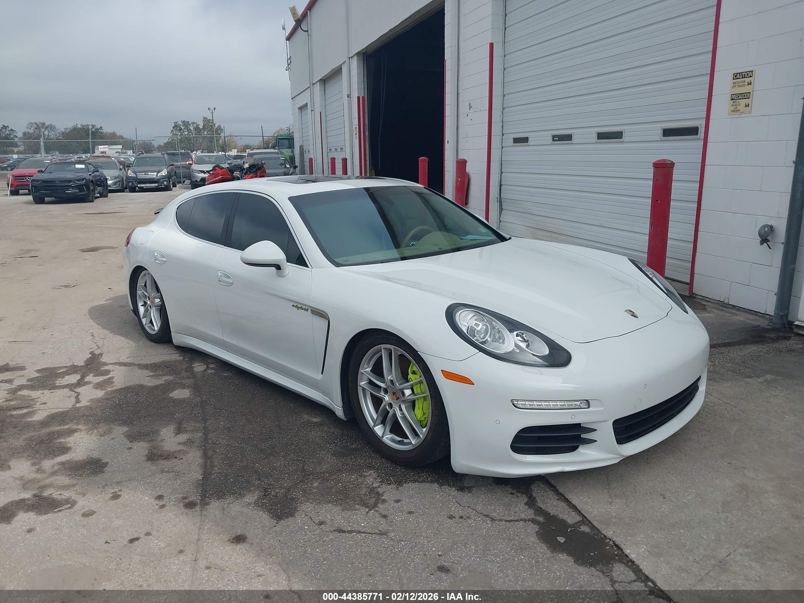 2014 Porsche Panamera E-hybrid S White vin: WP0AD2A7XEL044254