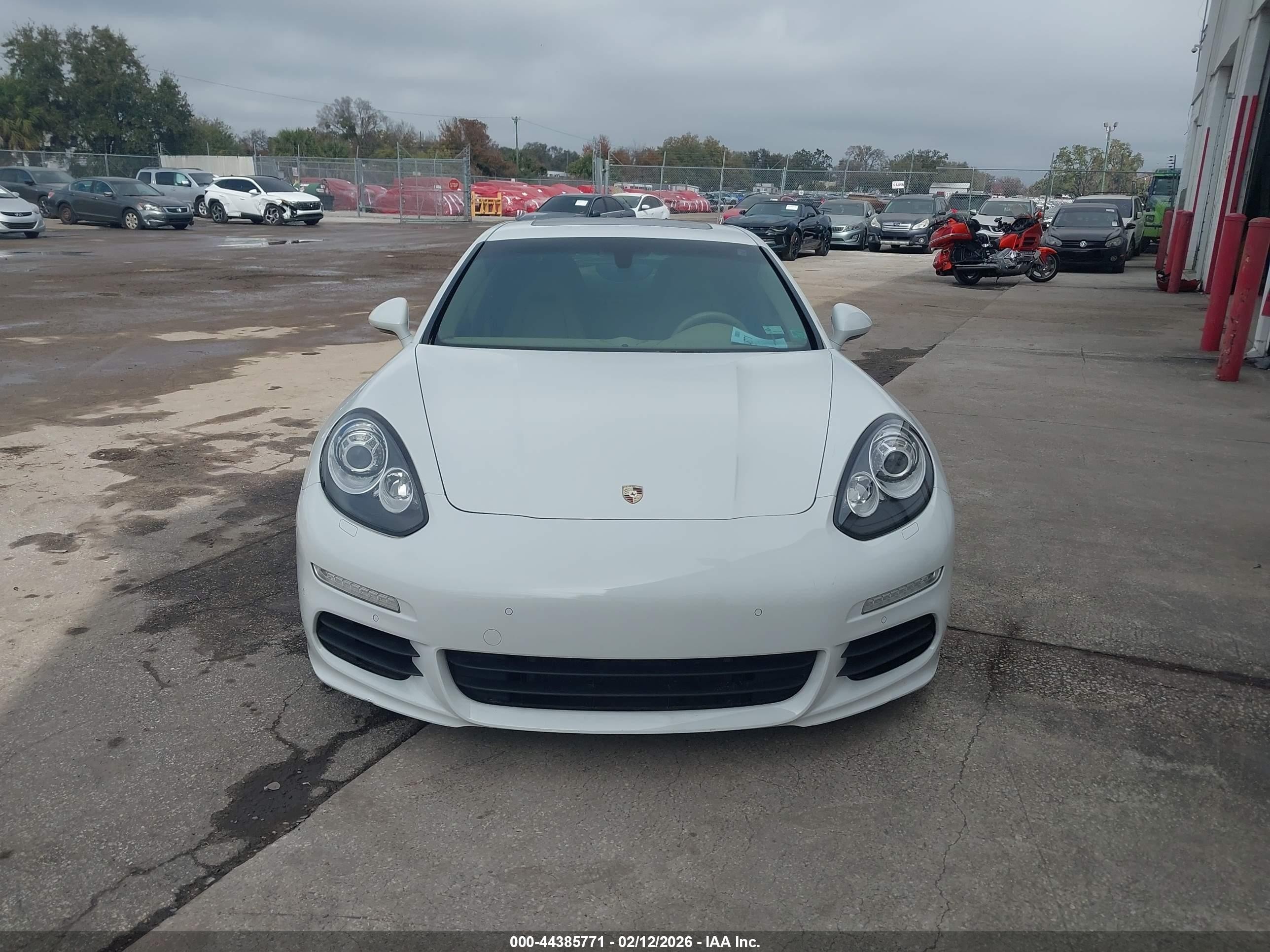 2014 Porsche Panamera E-hybrid S White vin: WP0AD2A7XEL044254