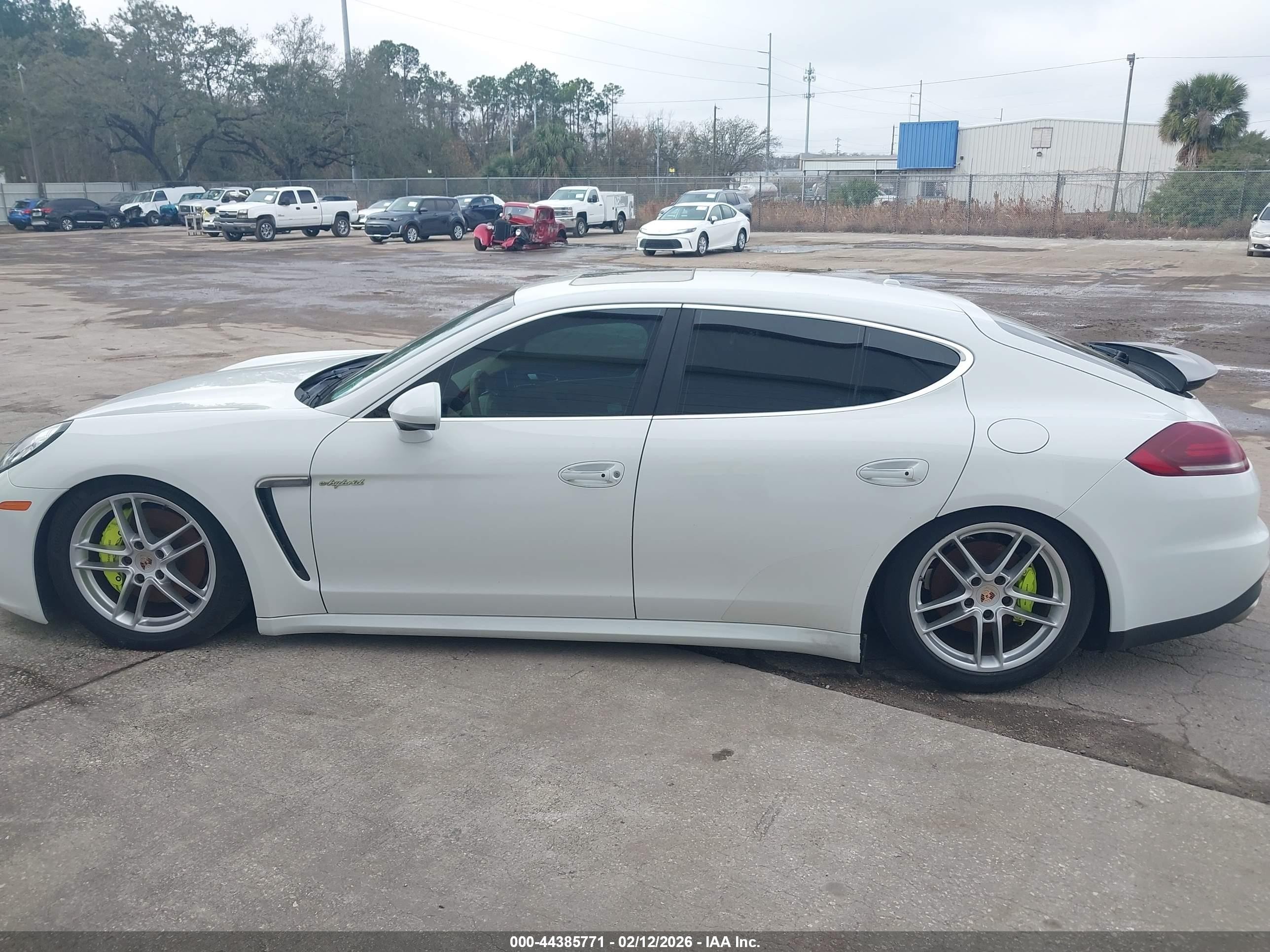 2014 Porsche Panamera E-hybrid S White vin: WP0AD2A7XEL044254