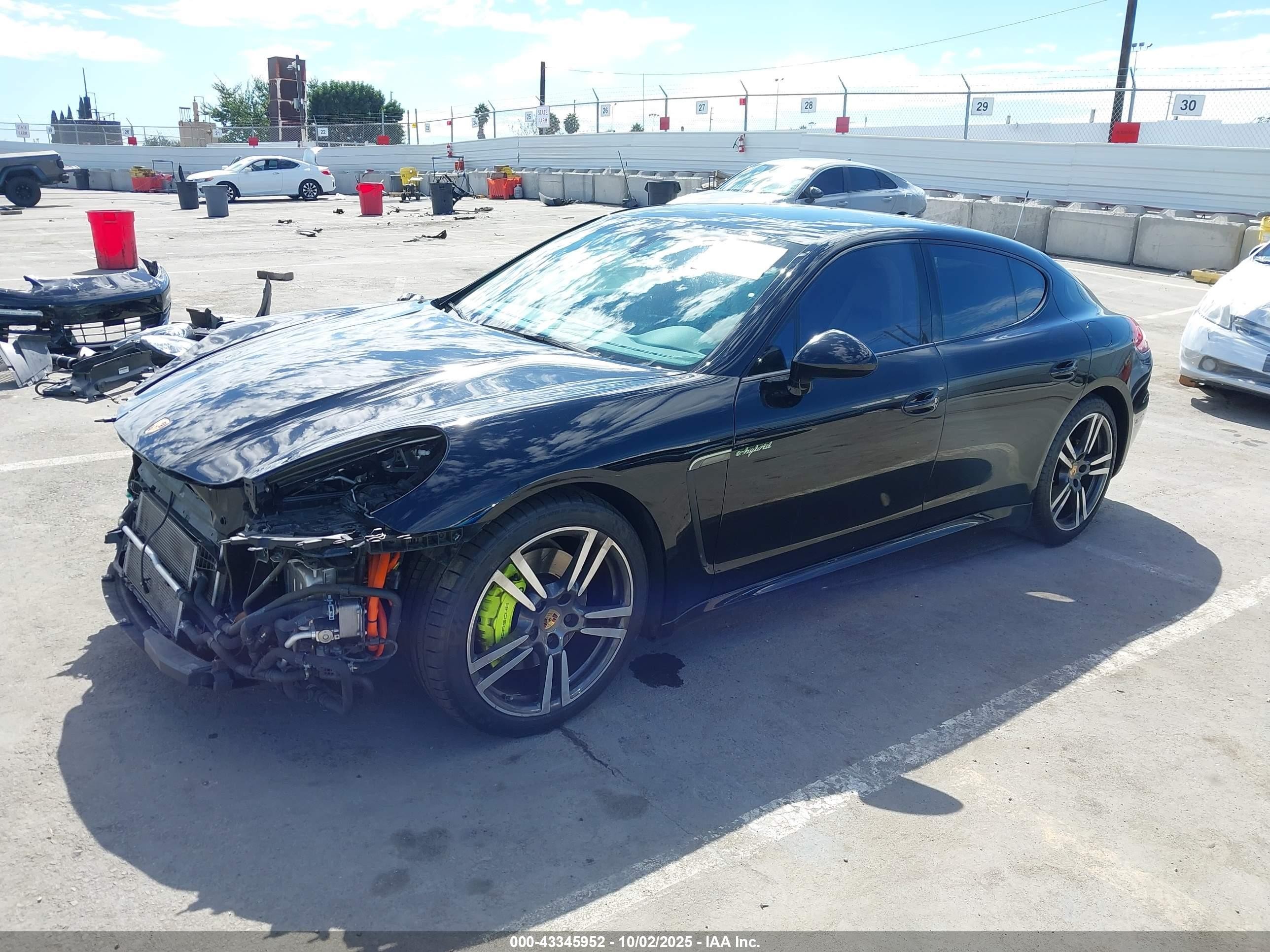 2015 Porsche Panamera E-hybrid S Черный vin: WP0AD2A7XFL040030