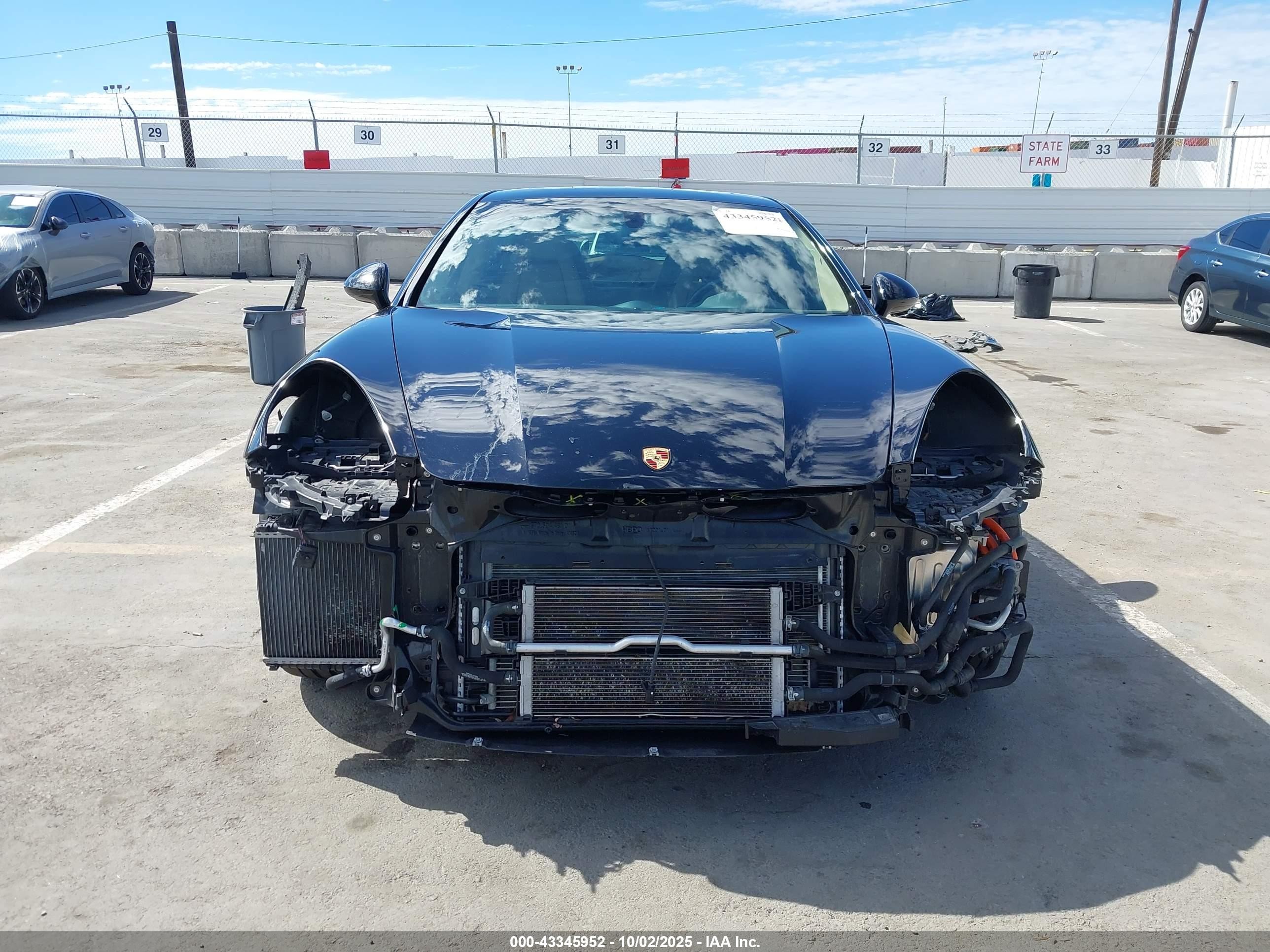 2015 Porsche Panamera E-hybrid S Черный vin: WP0AD2A7XFL040030