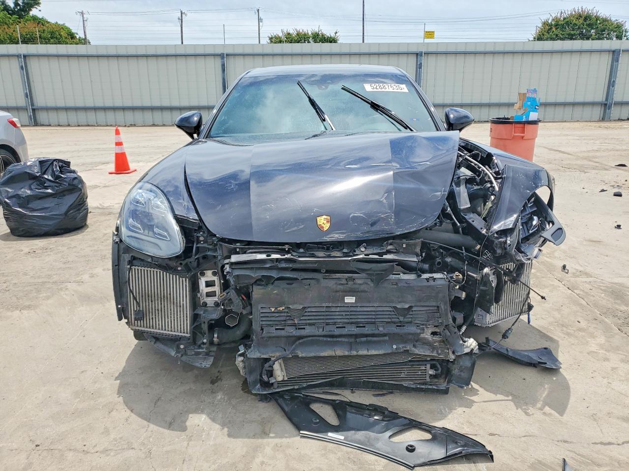 2022 Porsche Panamera Base Black vin: WP0AJ2A73NL100480