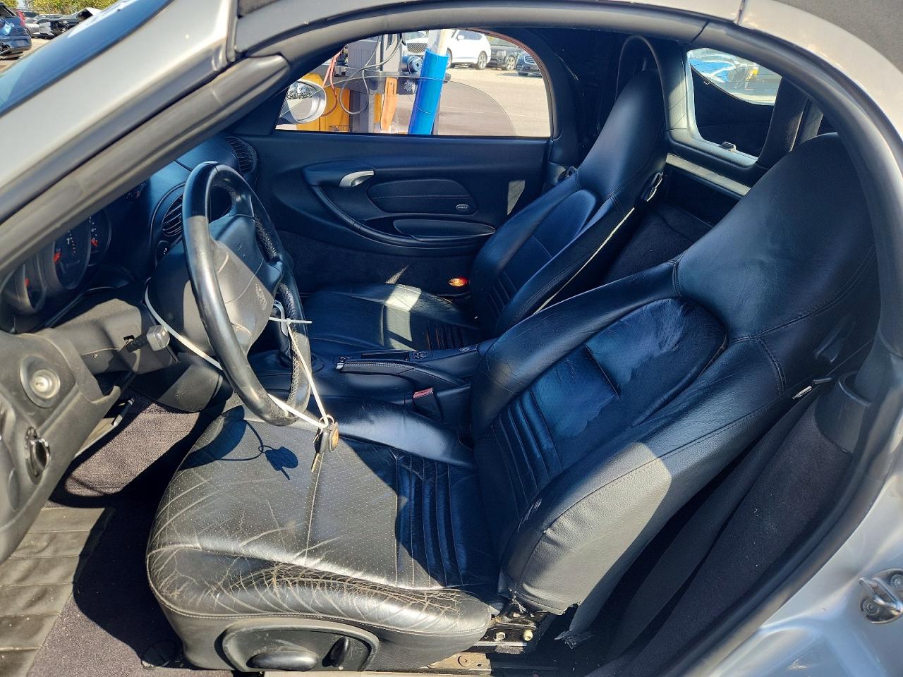 2000 Porsche Boxster Silver vin: WP0CA2981YU627616