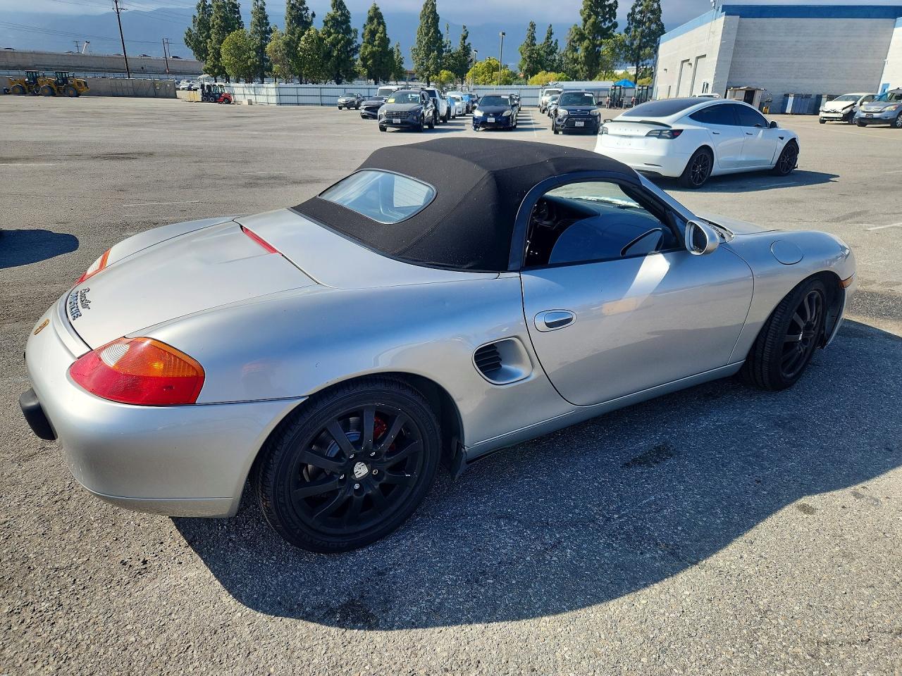 2000 Porsche Boxster Silver vin: WP0CA2981YU627616