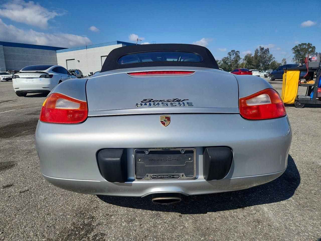 2000 Porsche Boxster Silver vin: WP0CA2981YU627616