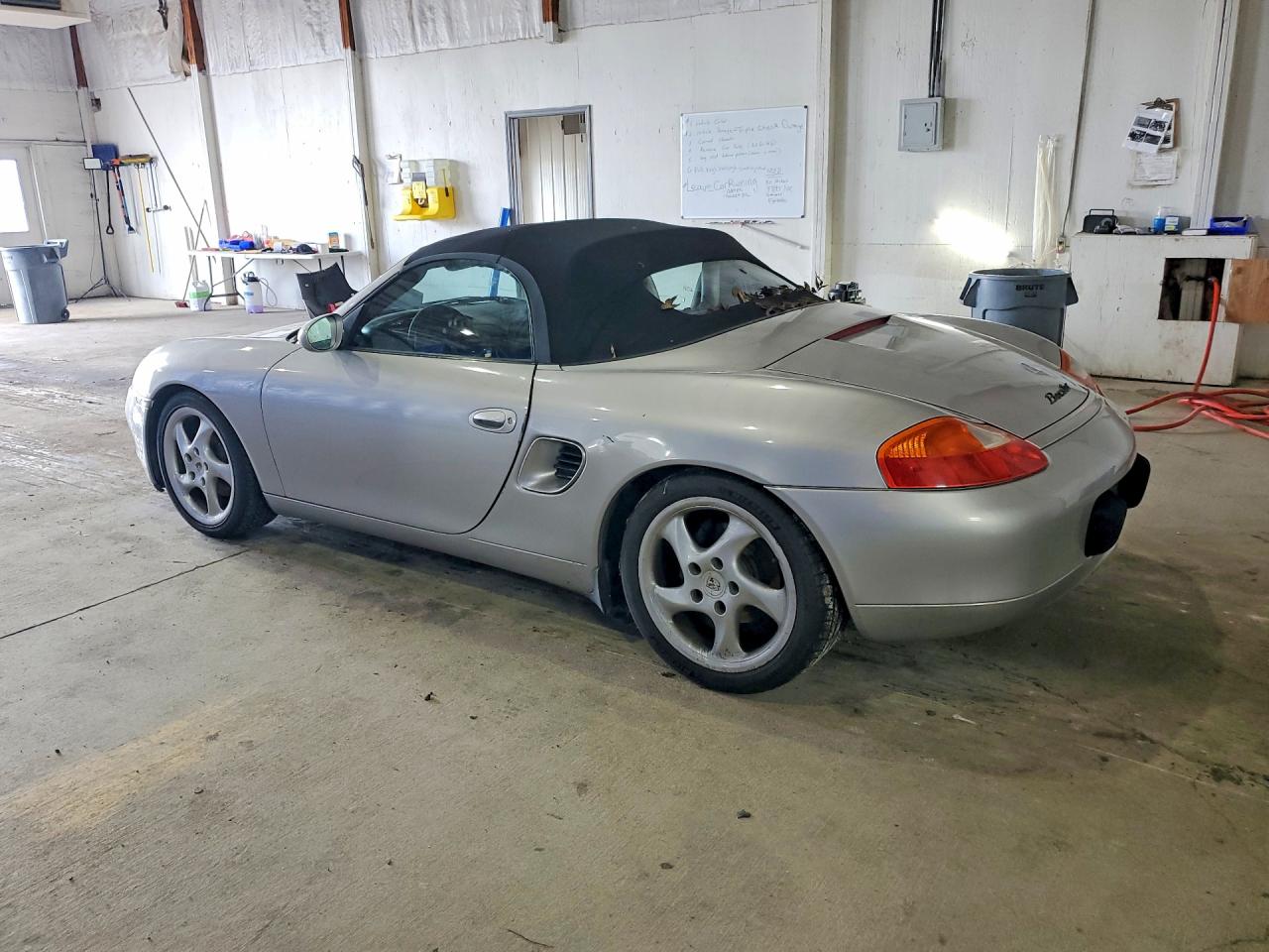 2000 Porsche Boxster Silver vin: WP0CA2983YU621185