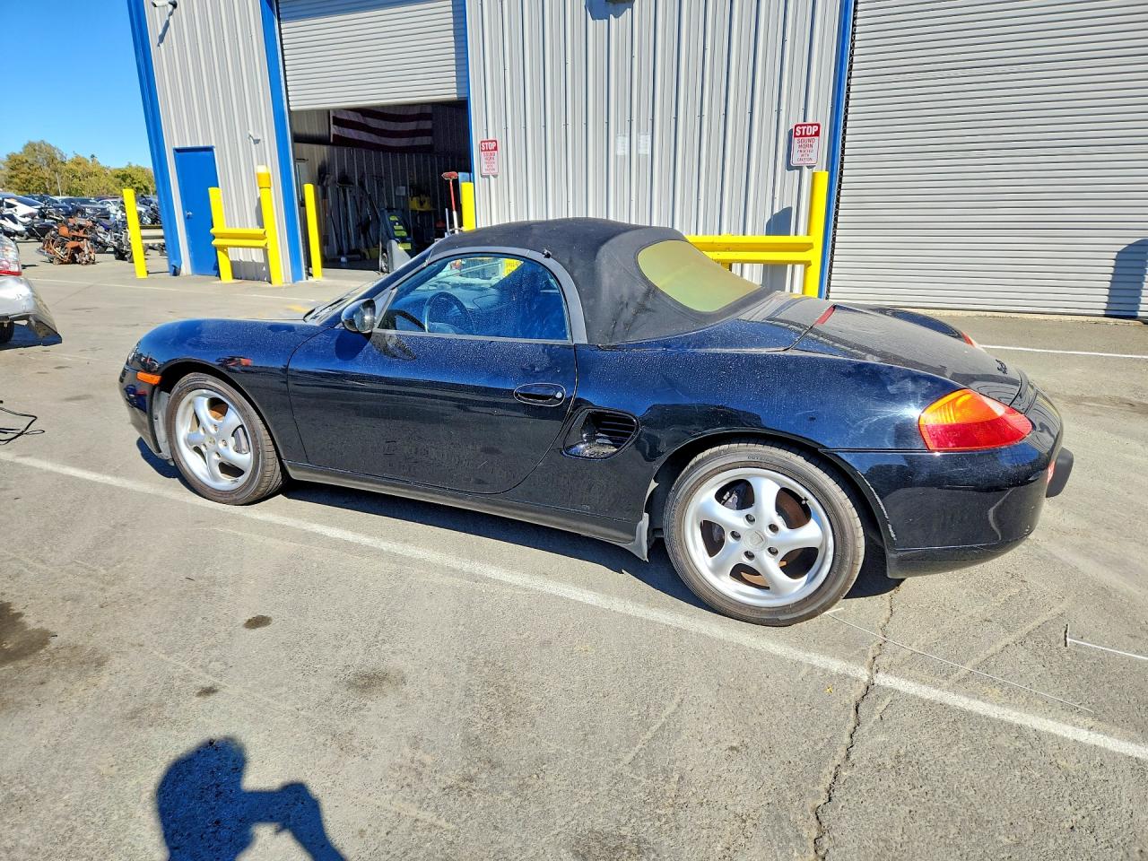 2000 Porsche Boxster Black vin: WP0CA2983YU622031
