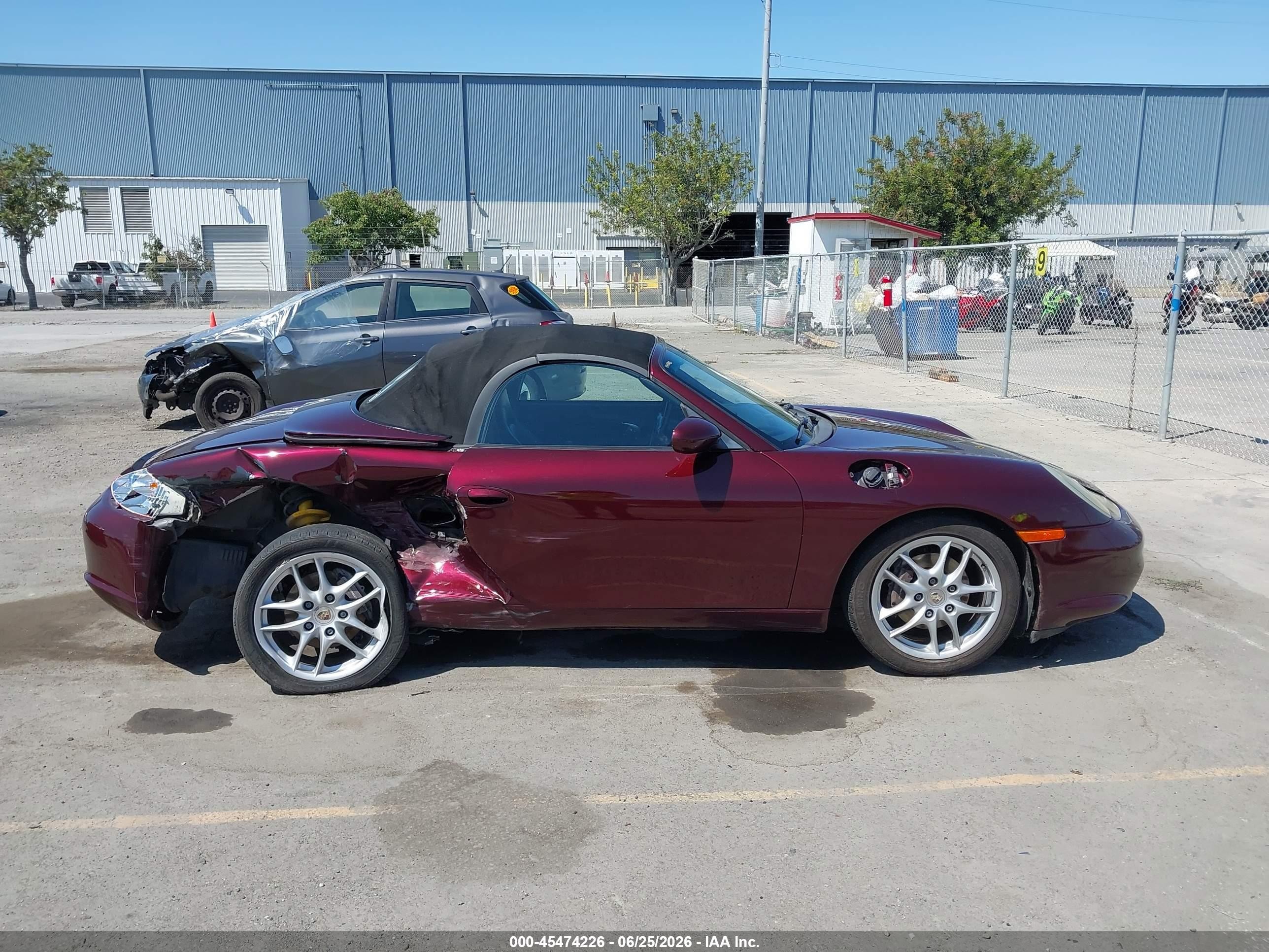 2003 Porsche Boxster   Burgundy vin: WP0CA29853U623819