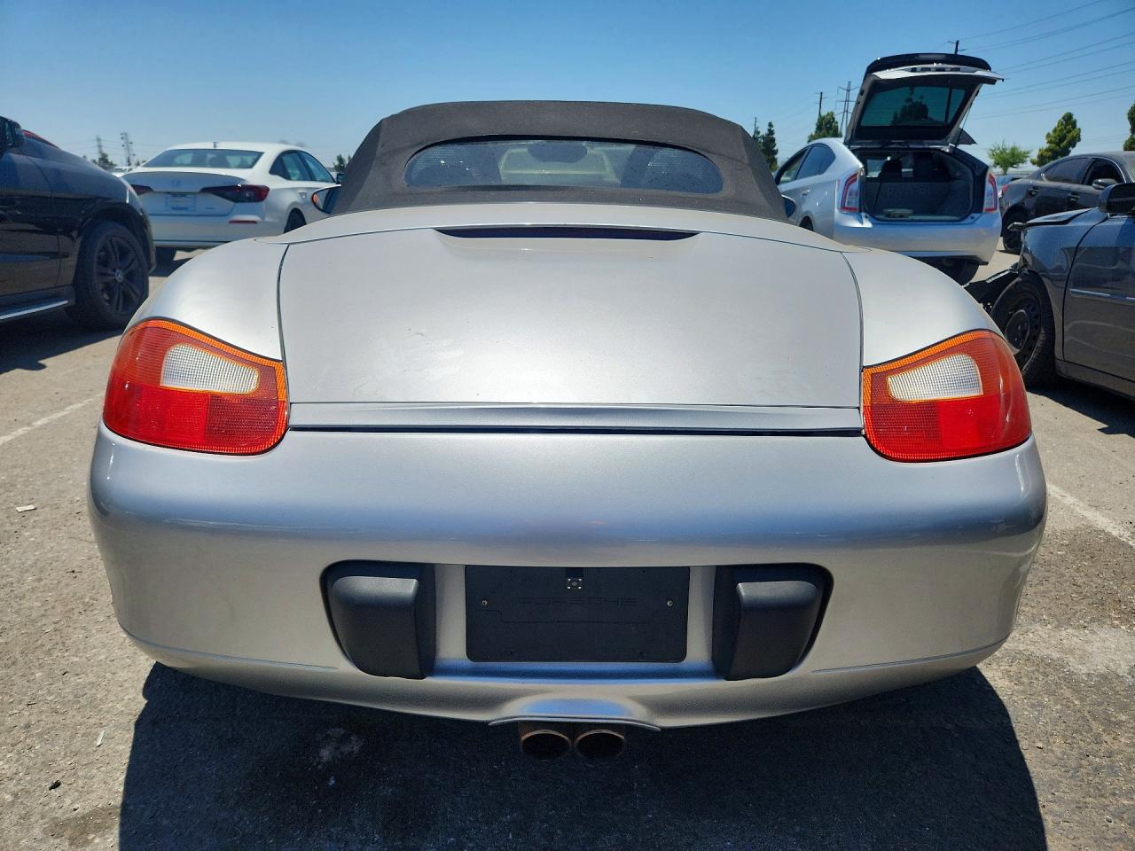 2000 Porsche Boxster Silver vin: WP0CA2986YU623755