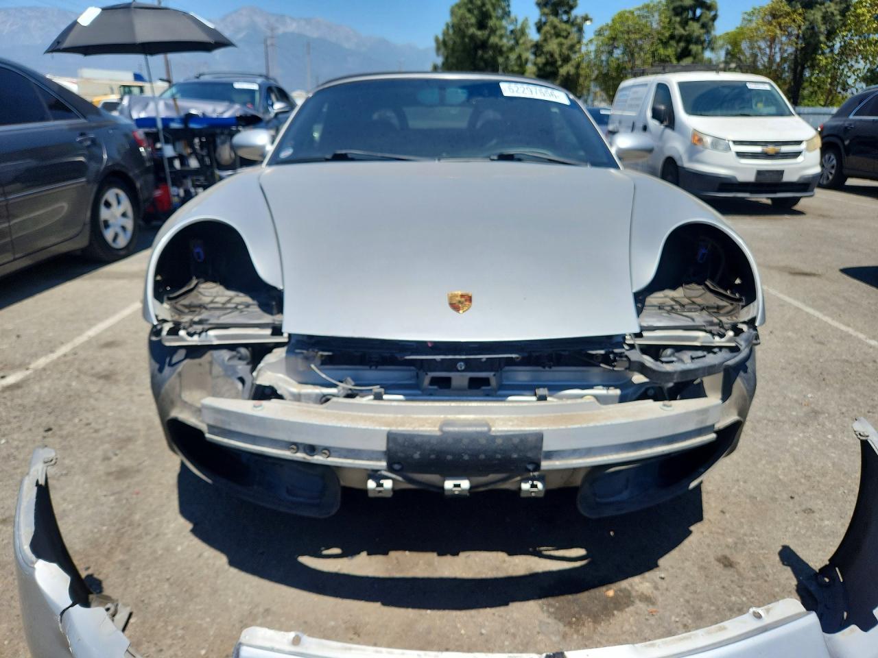 2000 Porsche Boxster Silver vin: WP0CA2986YU623755