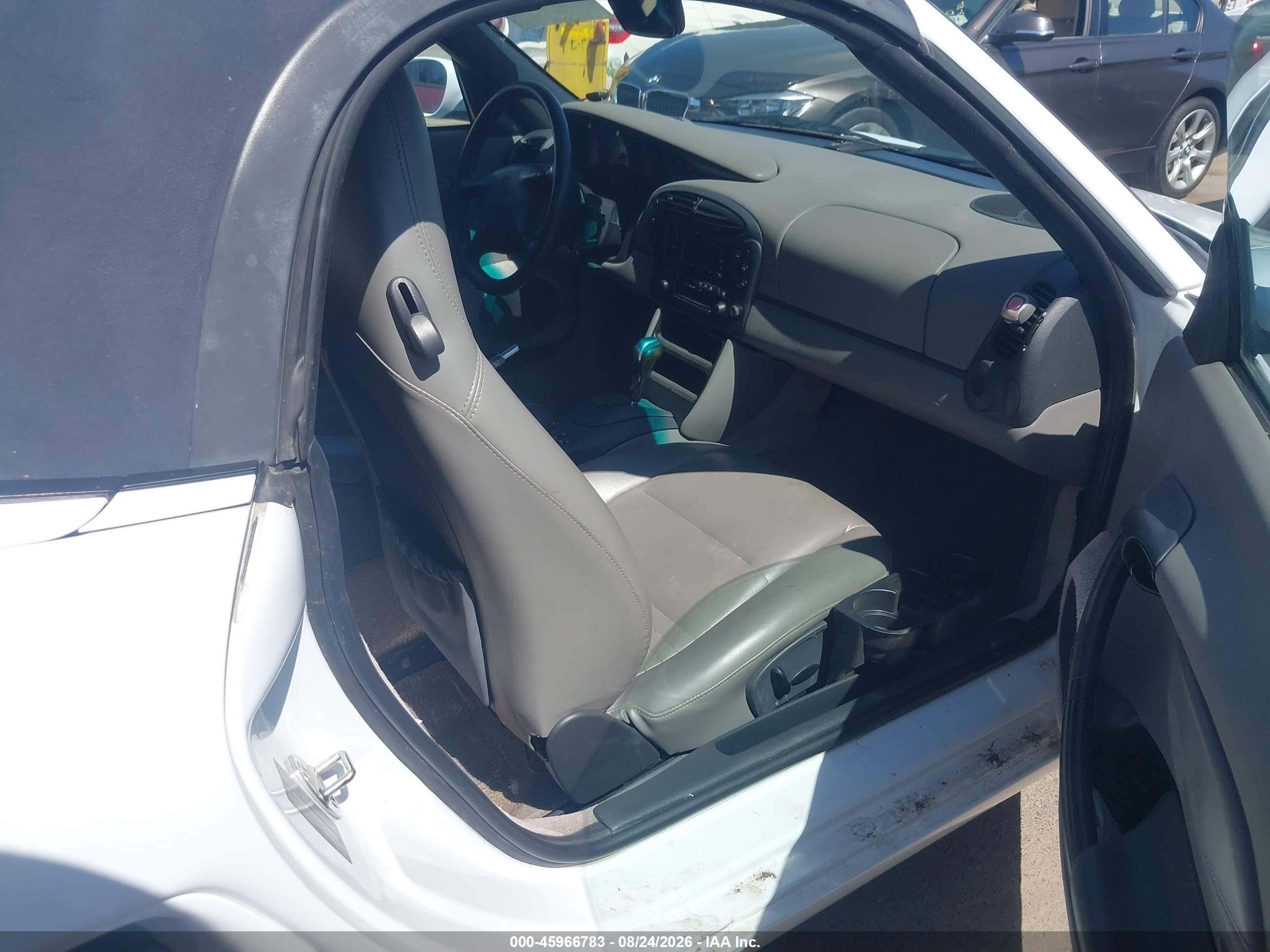 1999 Porsche Boxster   White vin: WP0CA2987XU624251