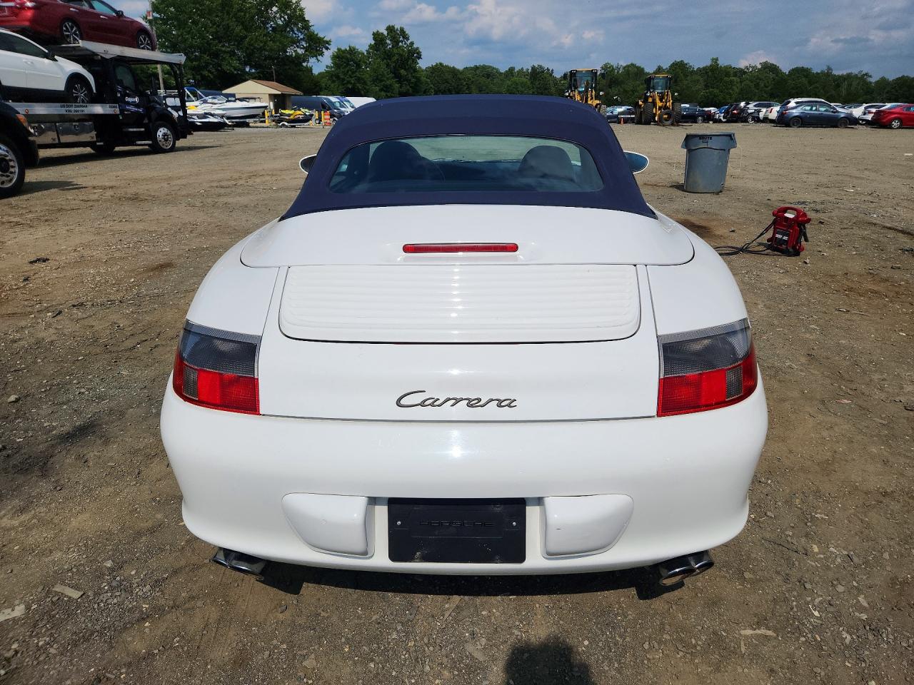 2004 Porsche 911 Carrera White vin: WP0CA29924S652510