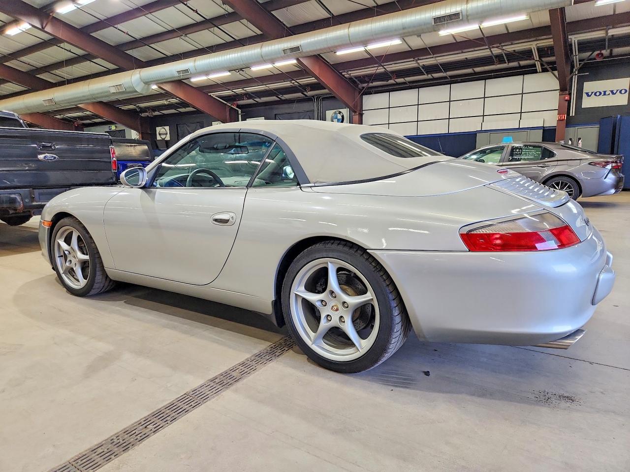 2003 Porsche 911 Carrera 2 Silver vin: WP0CA29933S650196