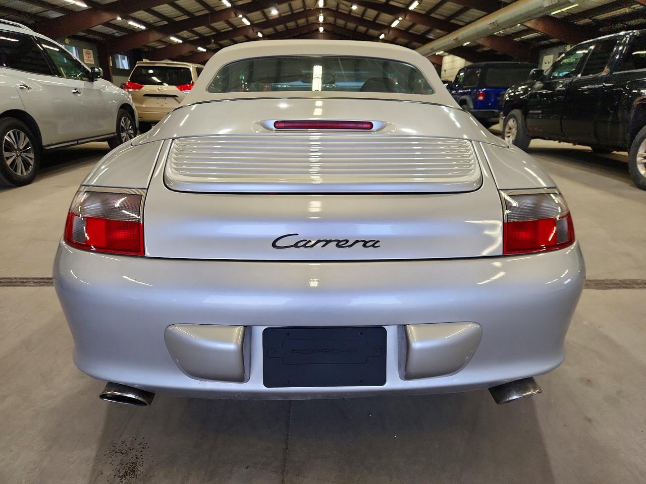 2003 Porsche 911 Carrera 2 Silver vin: WP0CA29933S650196