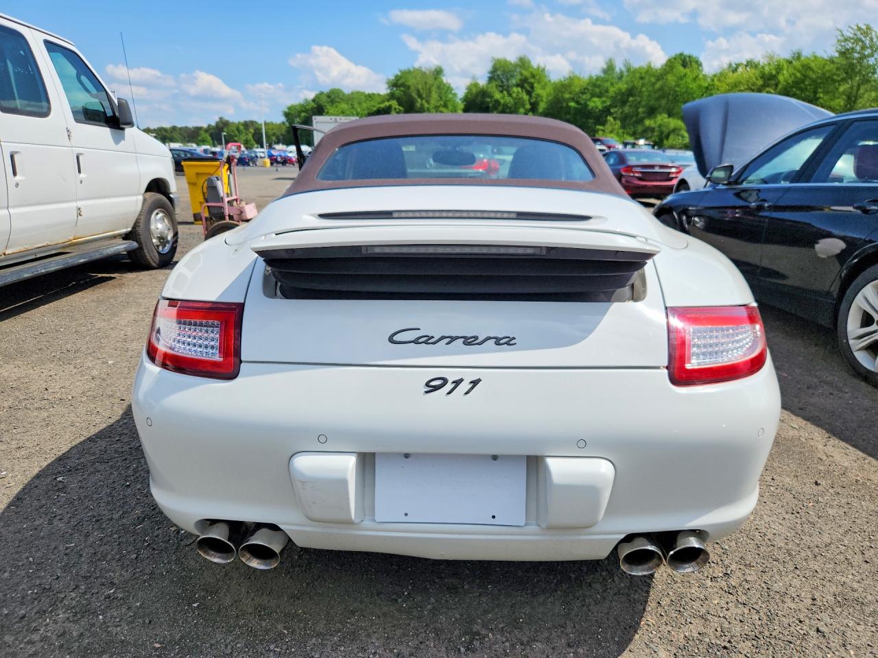 2005 Porsche 911 New Generation Carrera Cabriolet White vin: WP0CA29945S755302