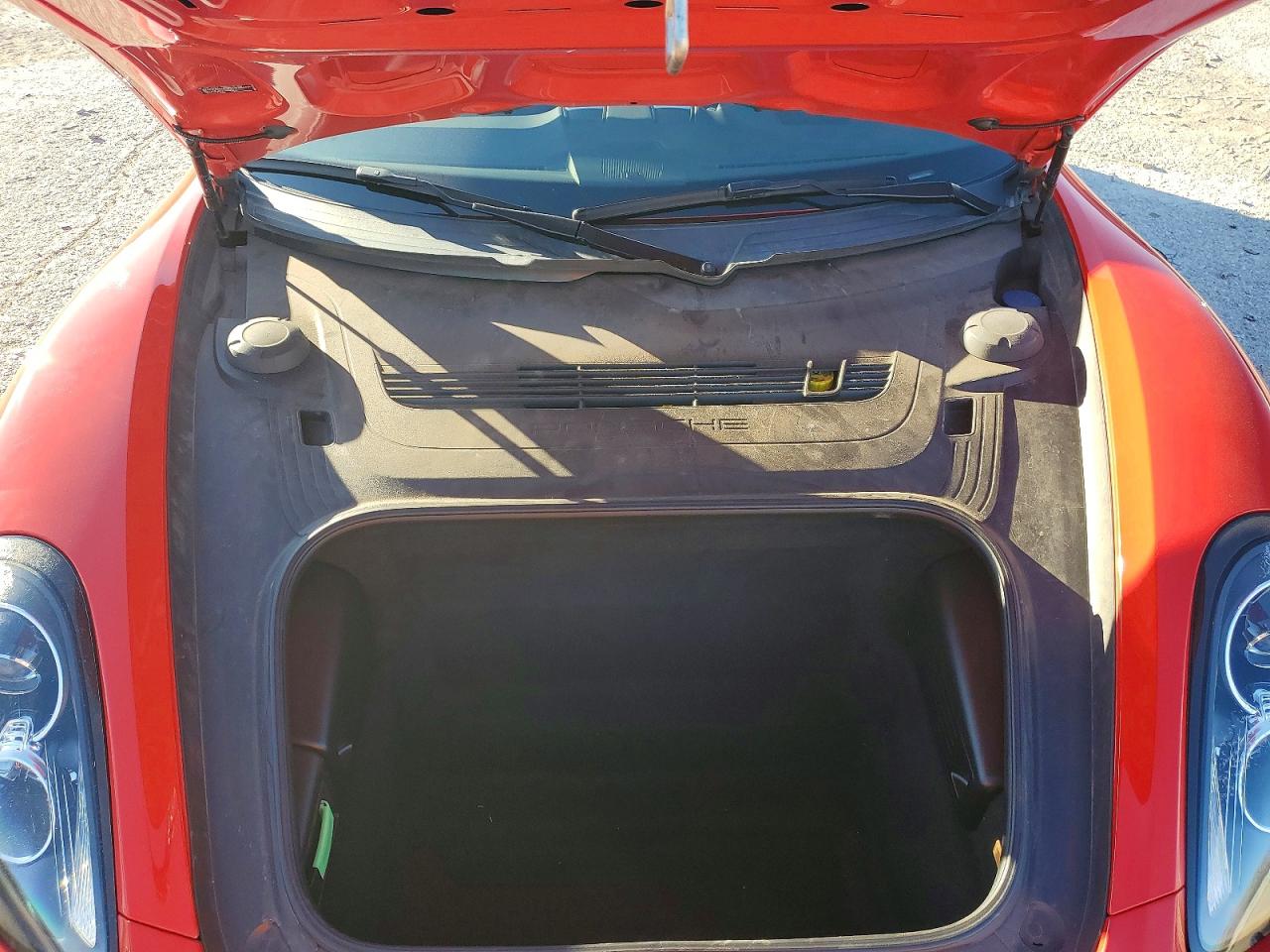 2014 Porsche Boxster Red vin: WP0CA2A80ES121066