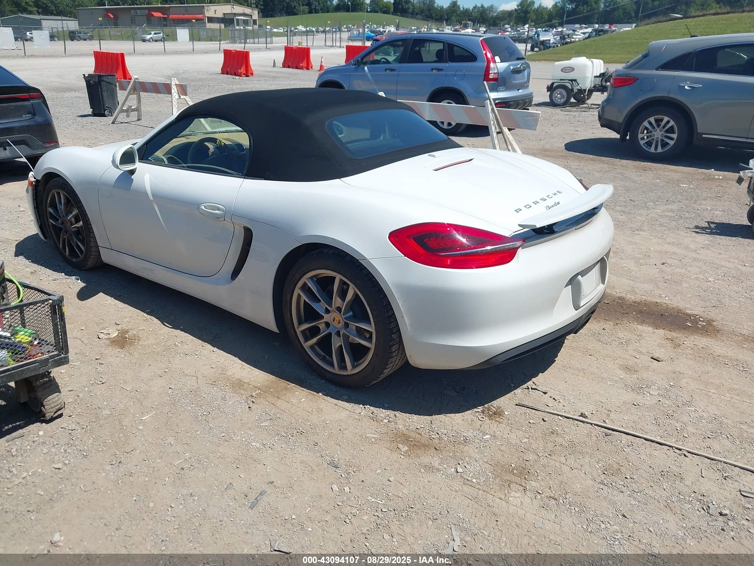 2014 Porsche Boxster   White vin: WP0CA2A80ES121987