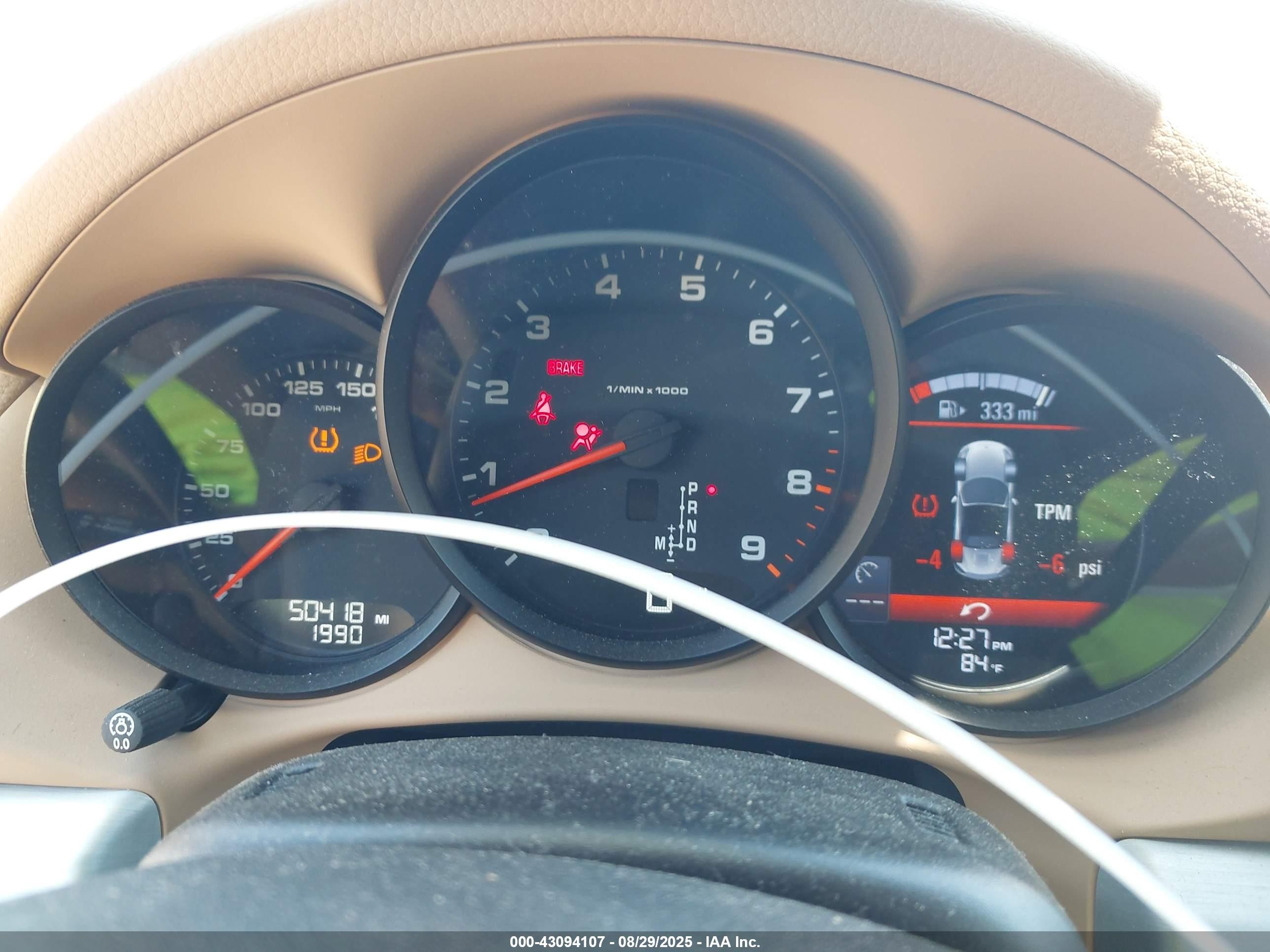 2014 Porsche Boxster   White vin: WP0CA2A80ES121987