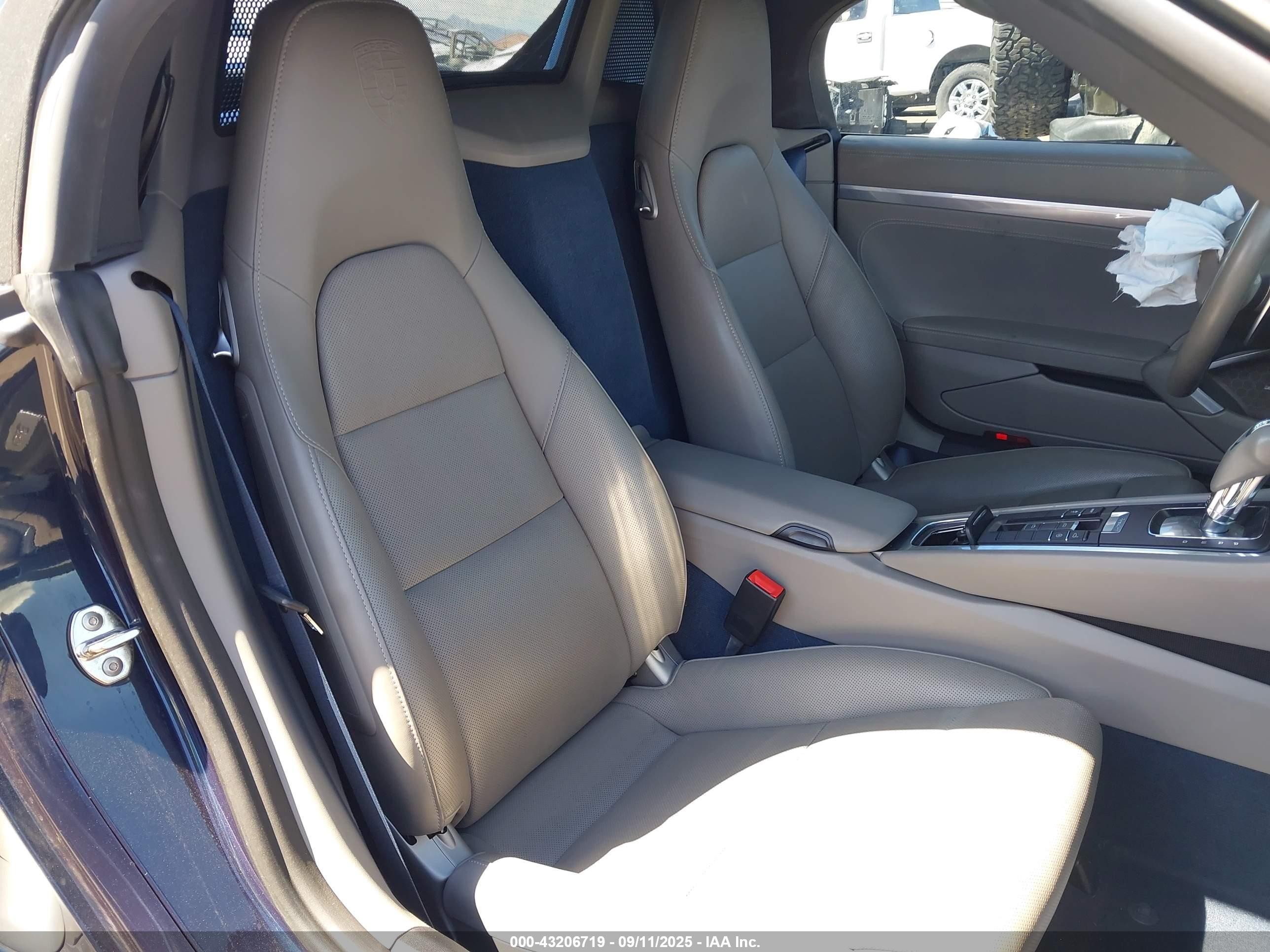 2014 Porsche Boxster   Blue vin: WP0CA2A81ES121027