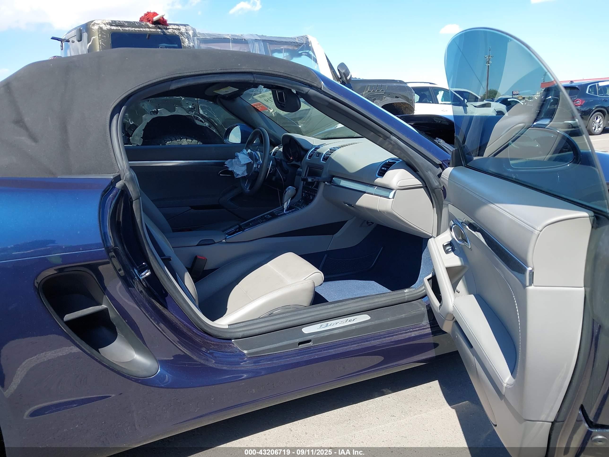 2014 Porsche Boxster   Blue vin: WP0CA2A81ES121027