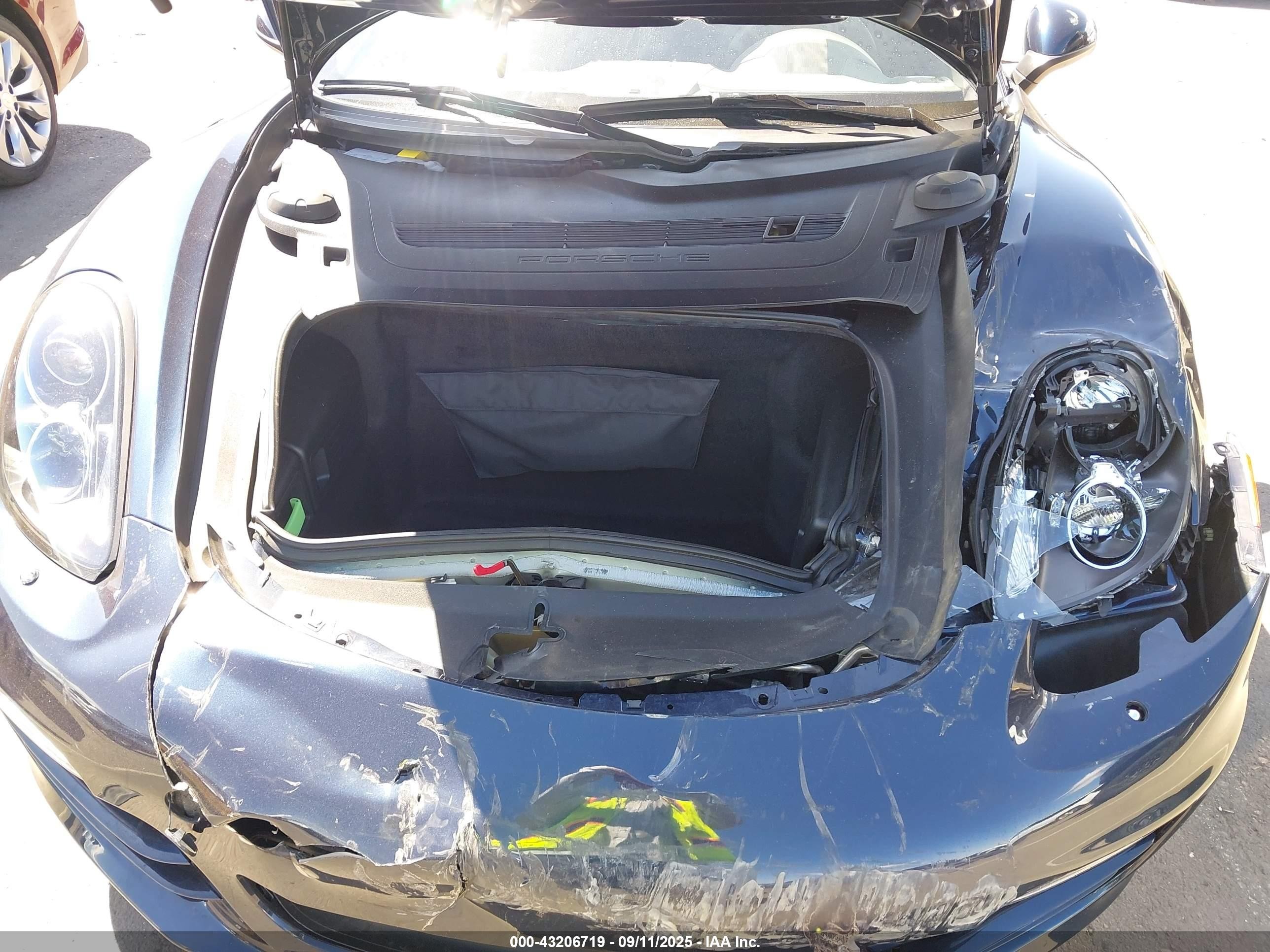 2014 Porsche Boxster   Blue vin: WP0CA2A81ES121027