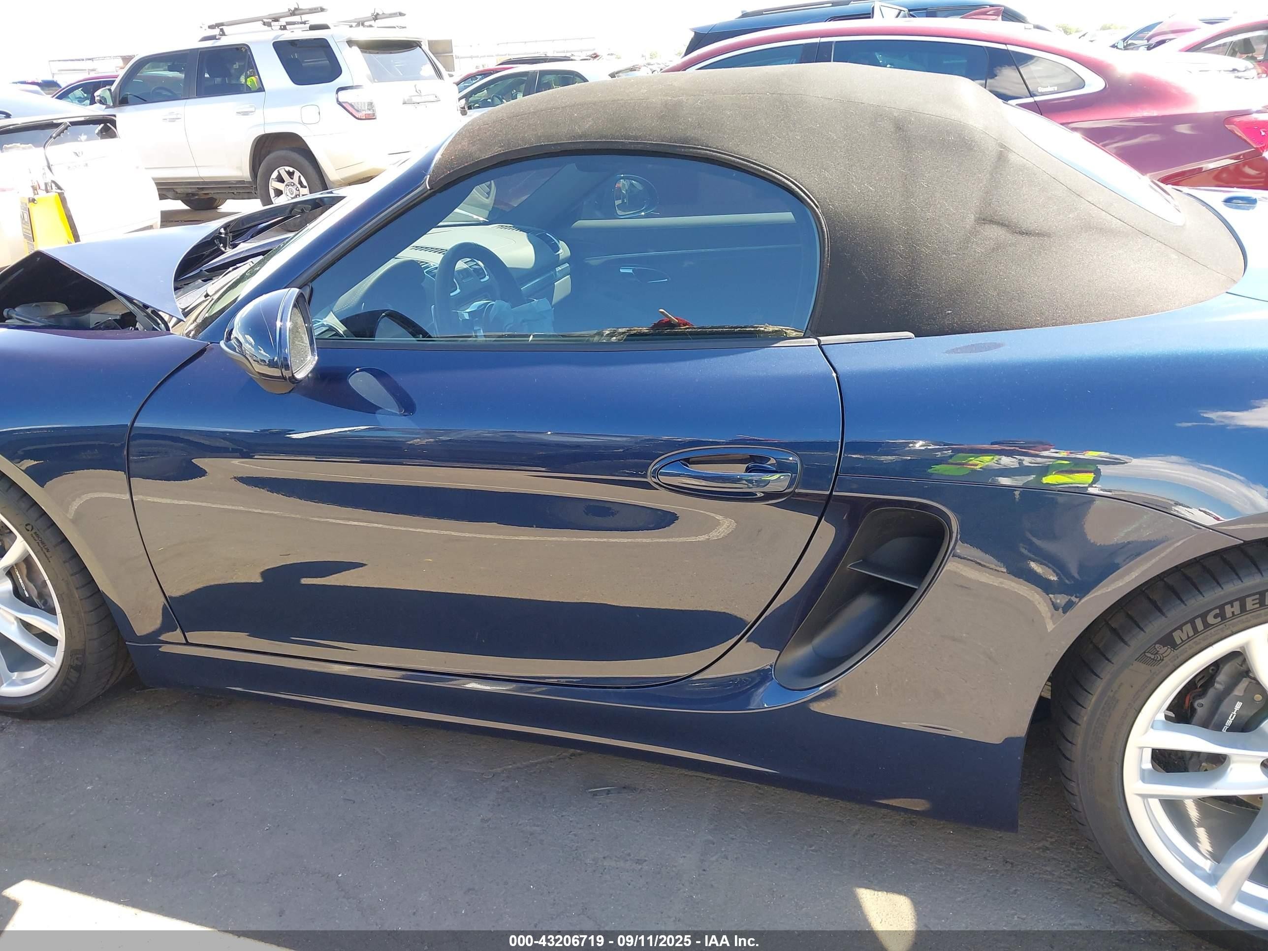 2014 Porsche Boxster   Blue vin: WP0CA2A81ES121027