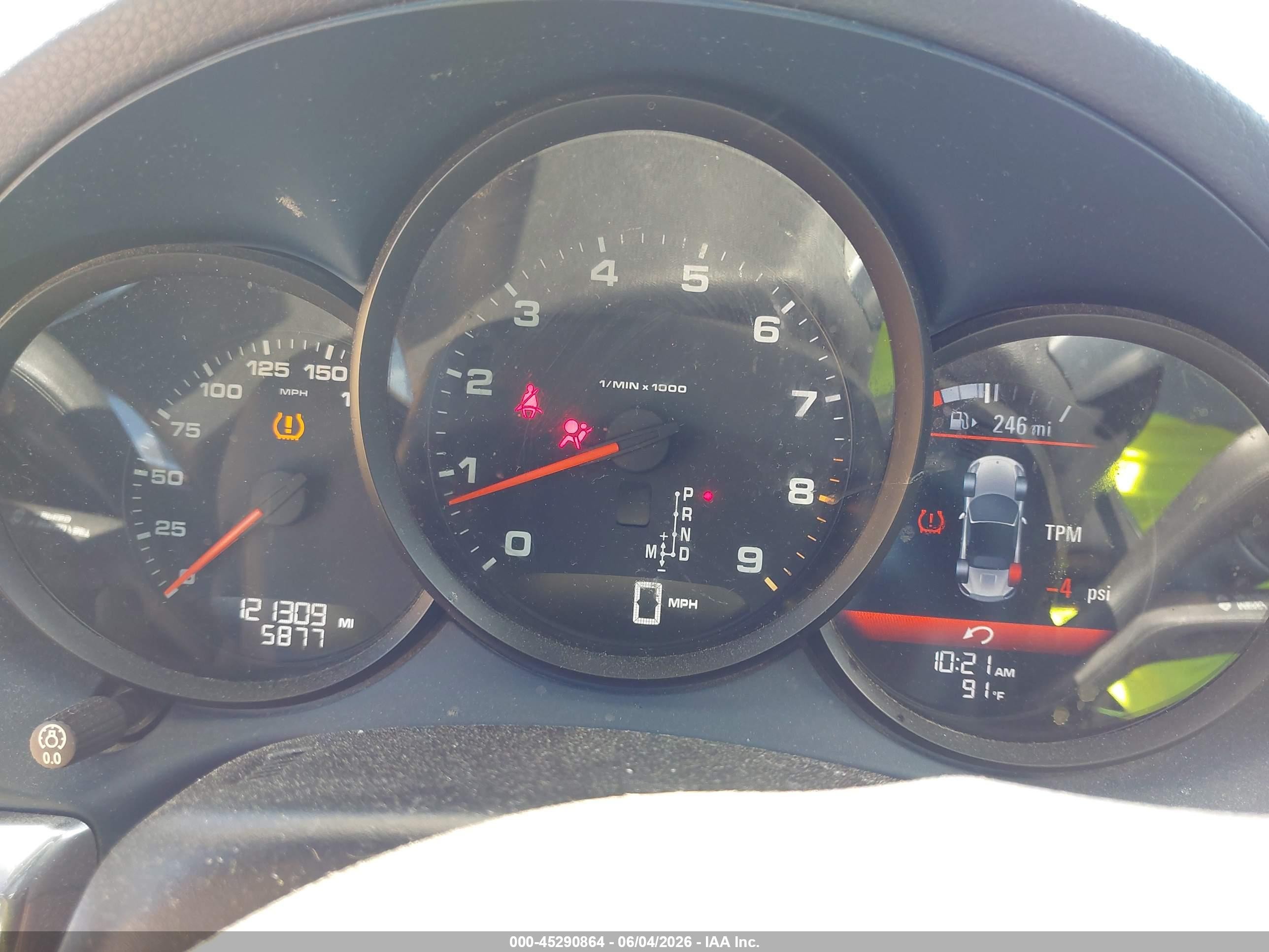 2014 Porsche Boxster   Silver vin: WP0CA2A81ES121948