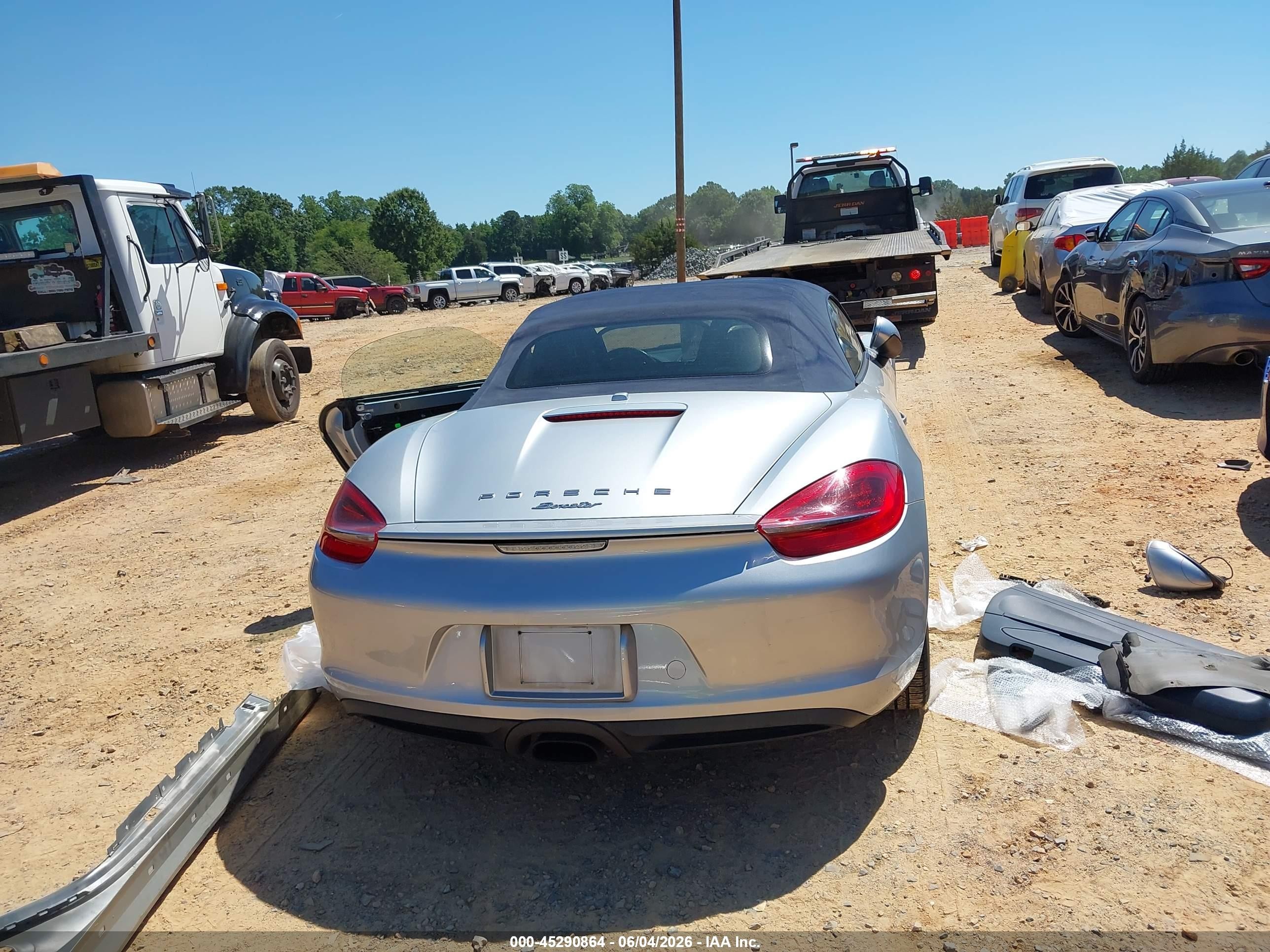 2014 Porsche Boxster   Silver vin: WP0CA2A81ES121948