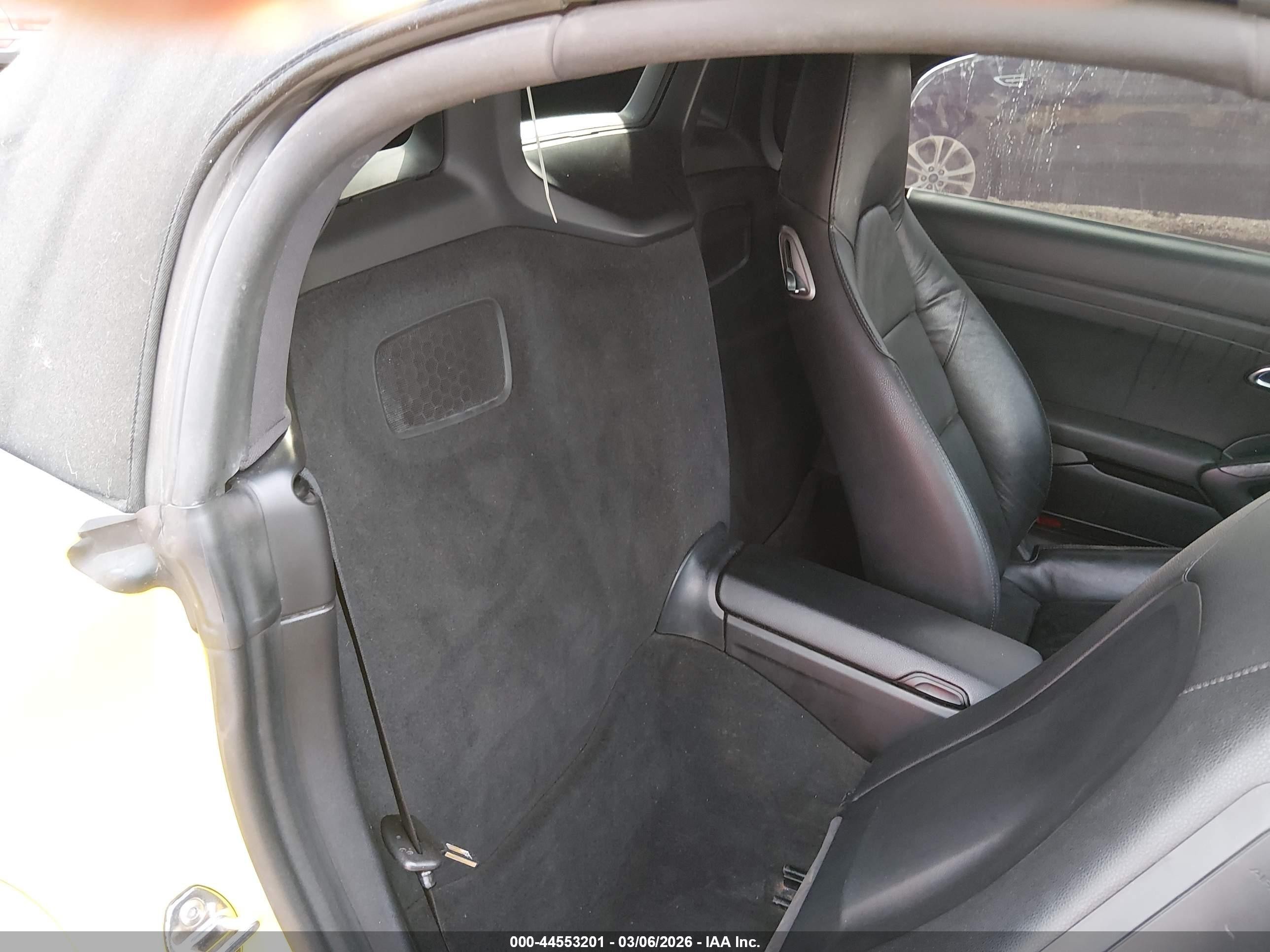 2014 Porsche Boxster   Yellow vin: WP0CA2A82ES122008
