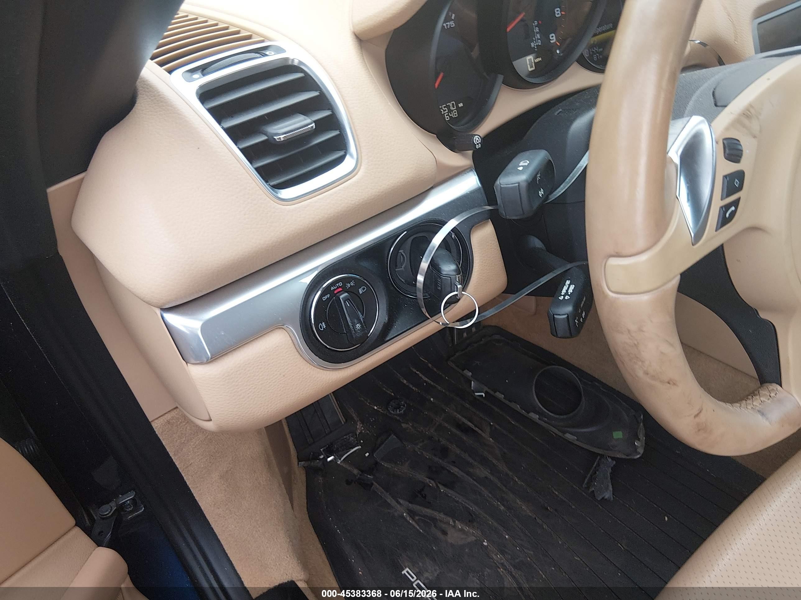 2013 Porsche Boxster   Blue vin: WP0CA2A83DS113980