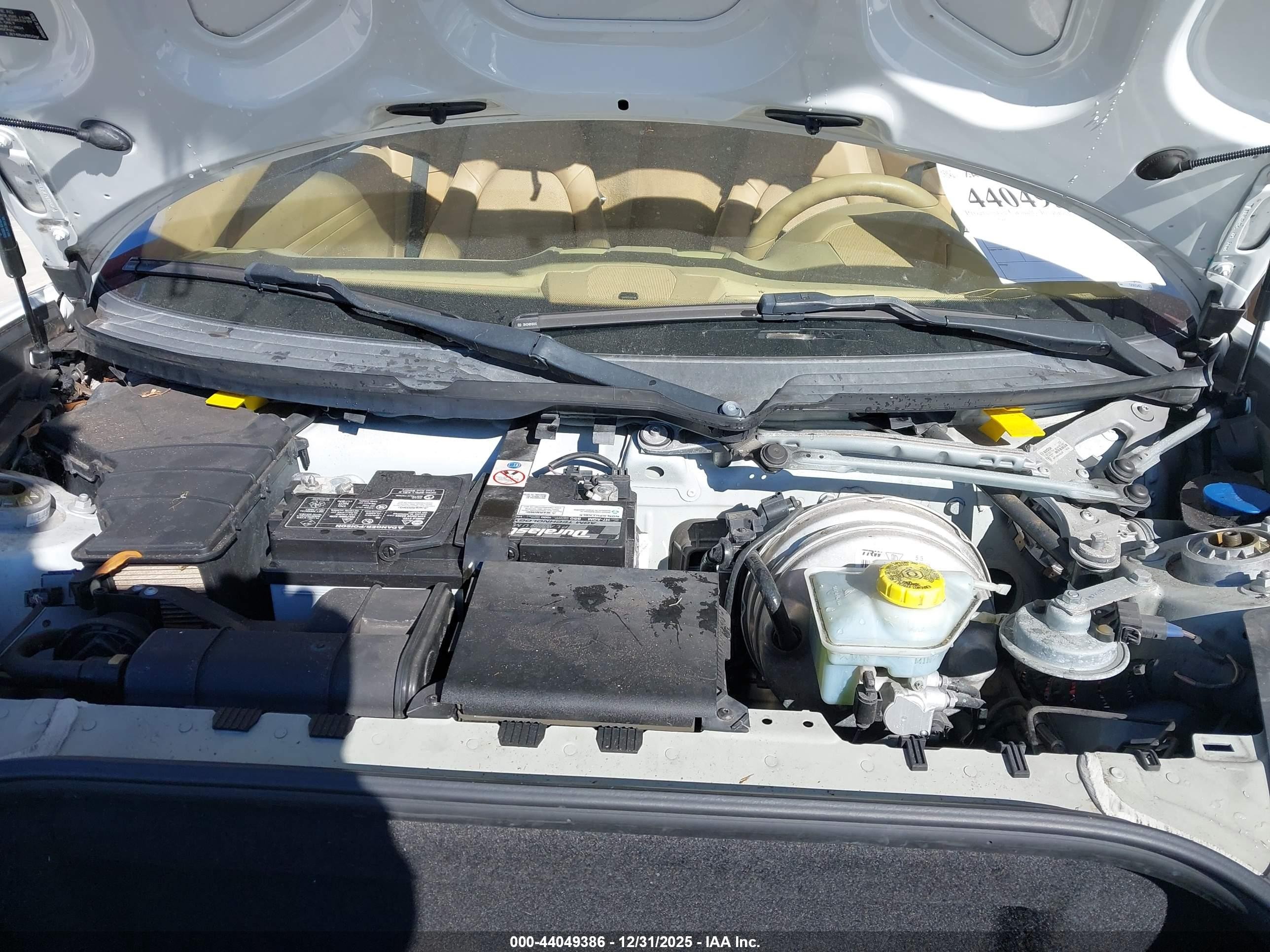 2014 Porsche Boxster   White vin: WP0CA2A85EK120477