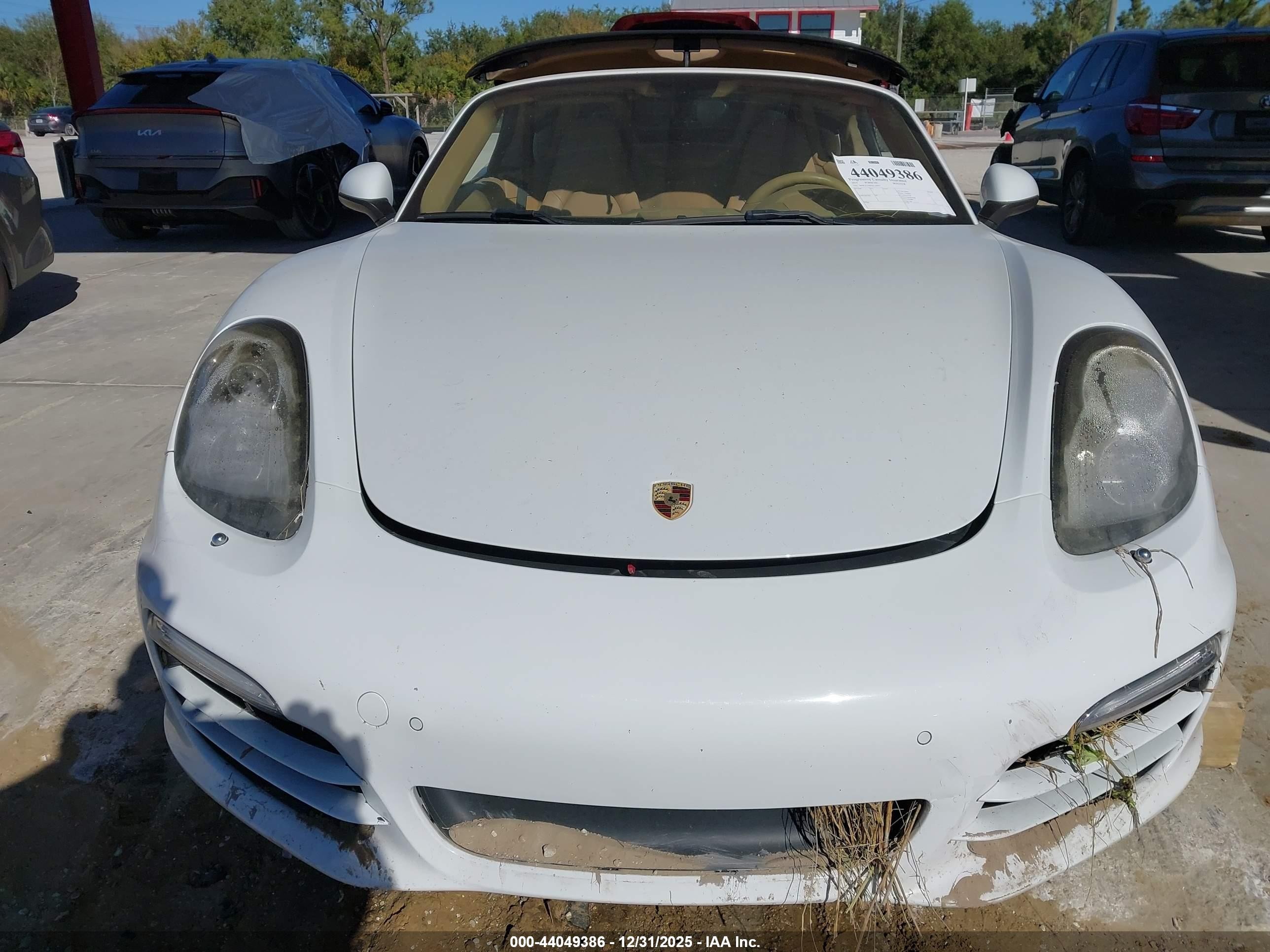 2014 Porsche Boxster   White vin: WP0CA2A85EK120477