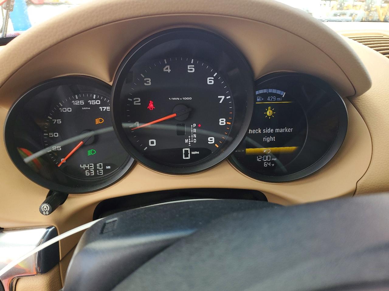 2014 Porsche Boxster Red vin: WP0CA2A85ES121869