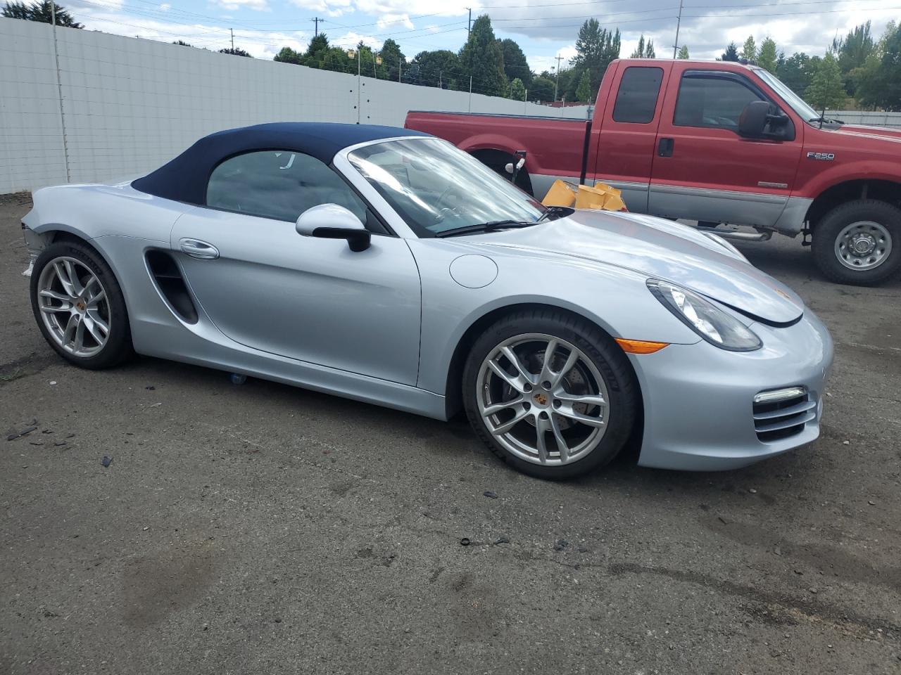2014 Porsche Boxster Silver vin: WP0CA2A88ES120733