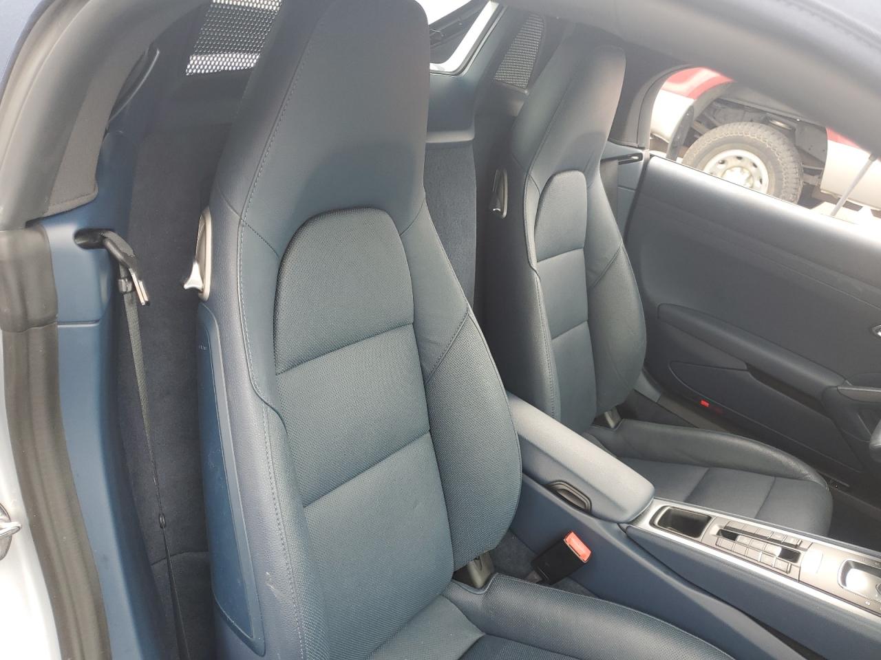2014 Porsche Boxster Silver vin: WP0CA2A88ES120733
