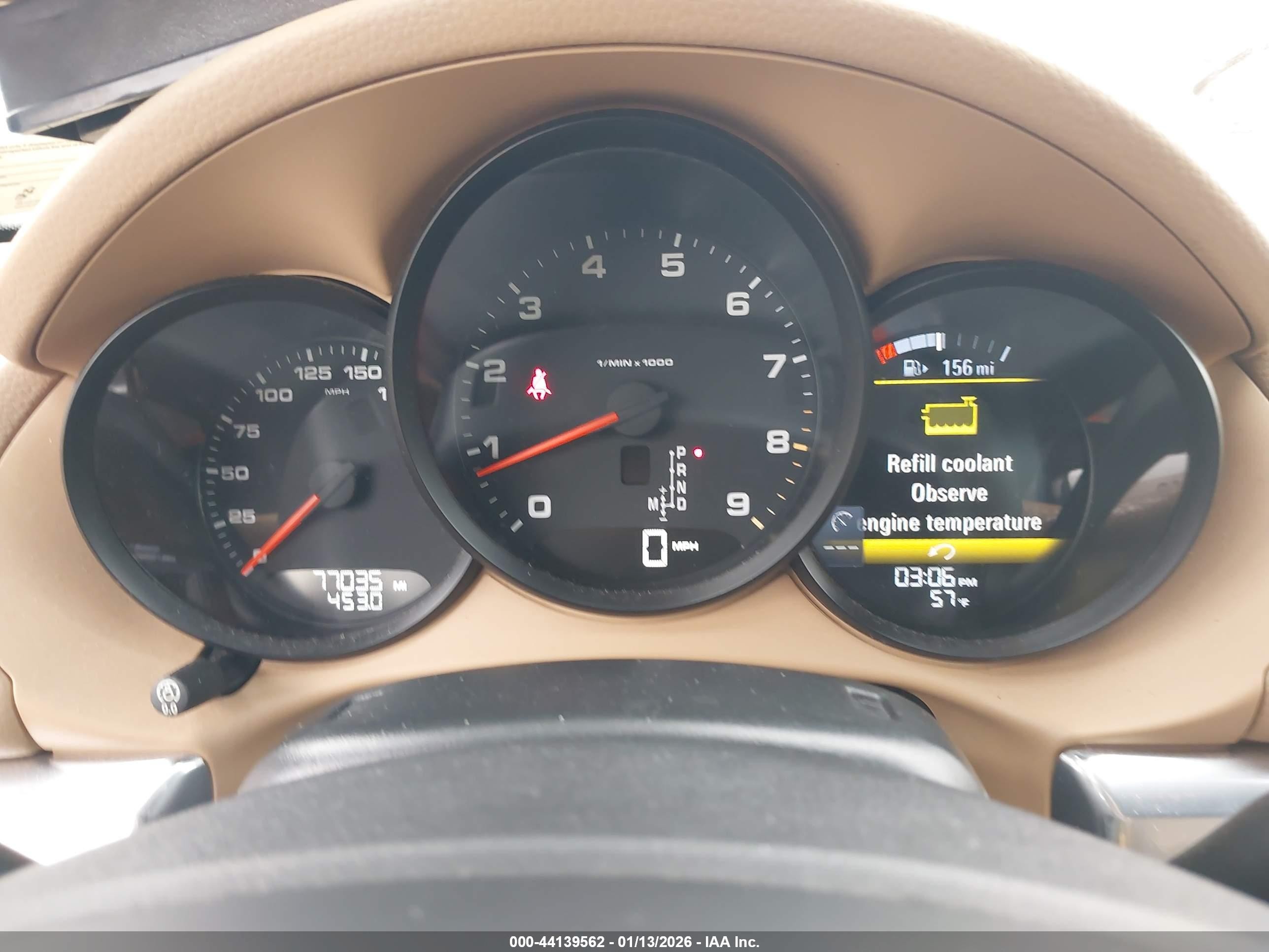 2014 Porsche Boxster   Burgundy vin: WP0CA2A89ES121387
