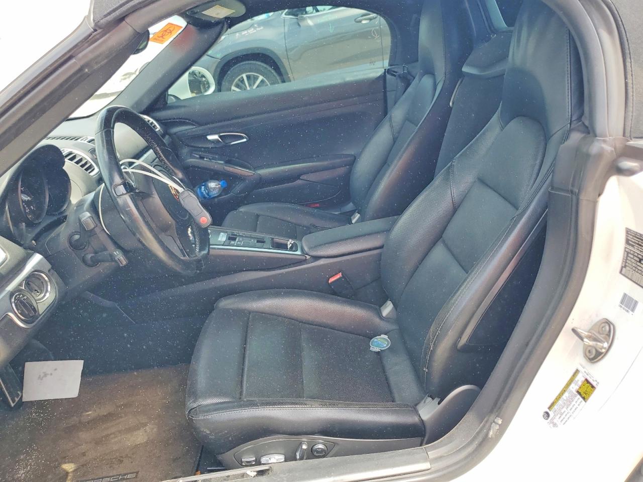 2013 Porsche Boxster White vin: WP0CA2A8XDS114088