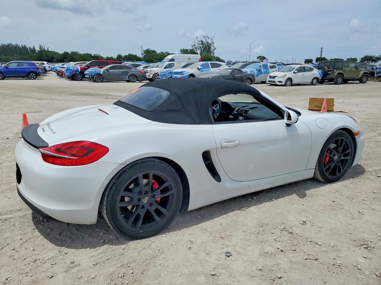 2013 Porsche Boxster White vin: WP0CA2A8XDS114088