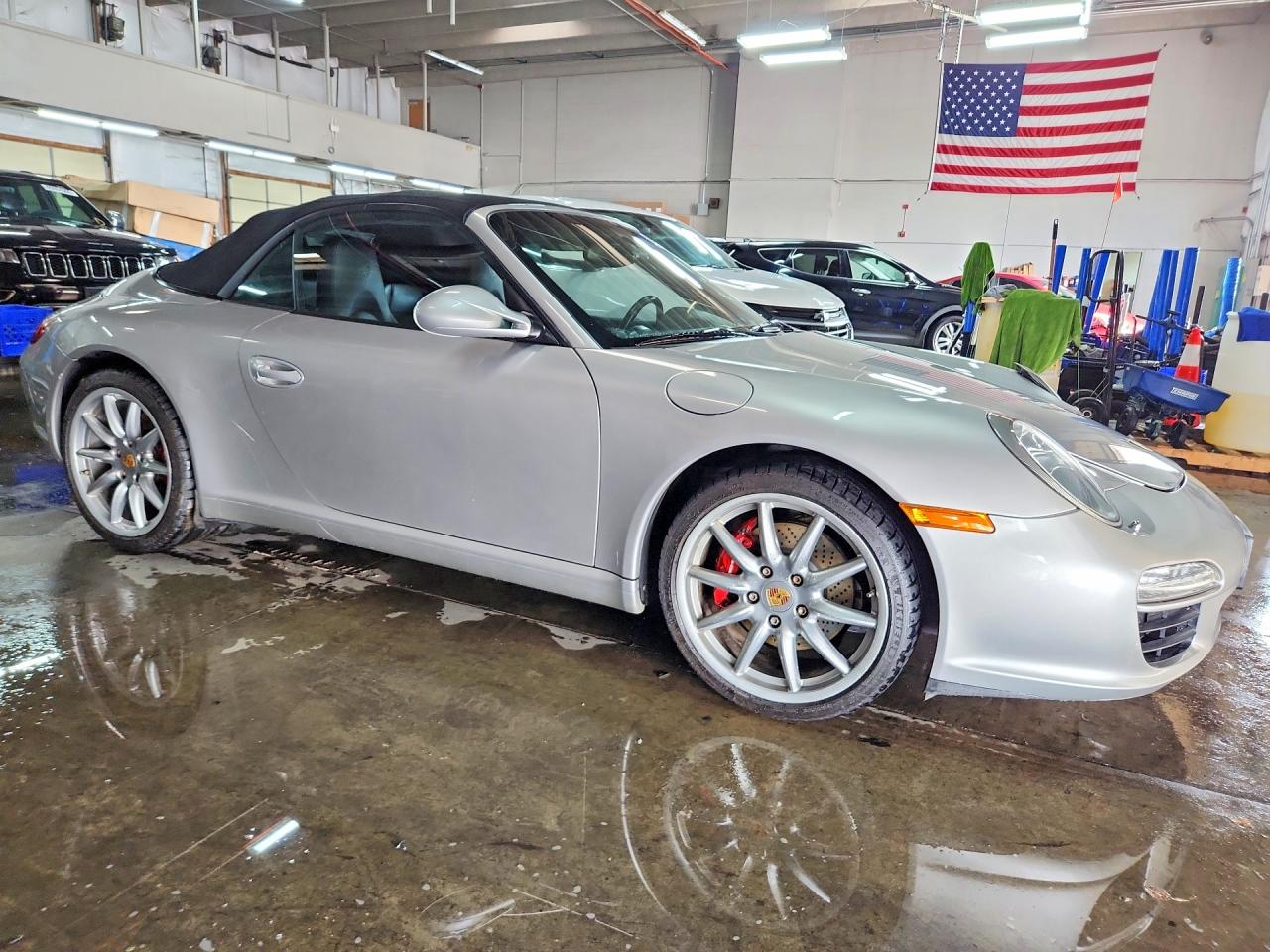 2011 Porsche 911 Carrera 2 Silver vin: WP0CA2A90BS740089