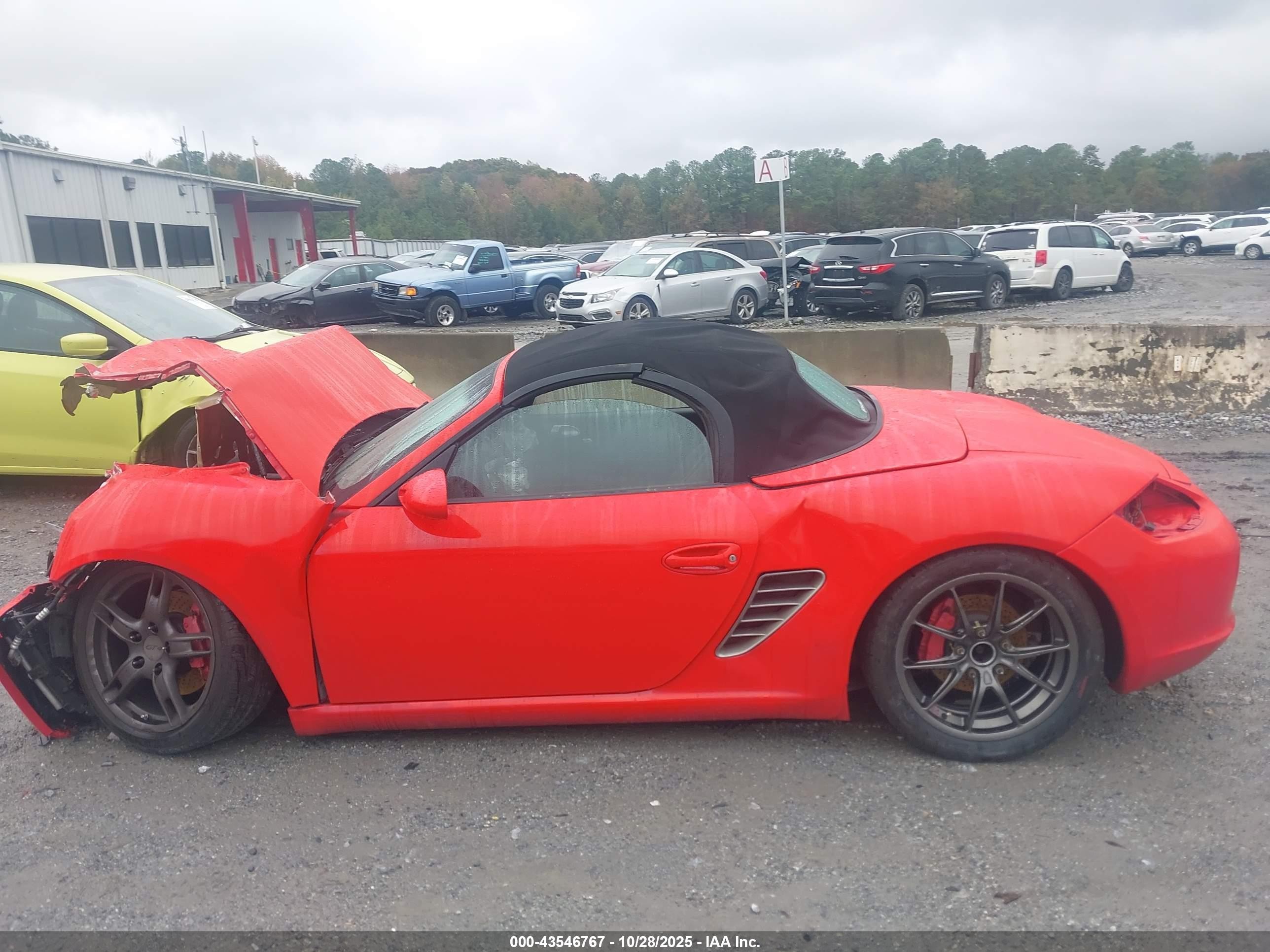 2005 Porsche Boxster S Red vin: WP0CB29805S730322