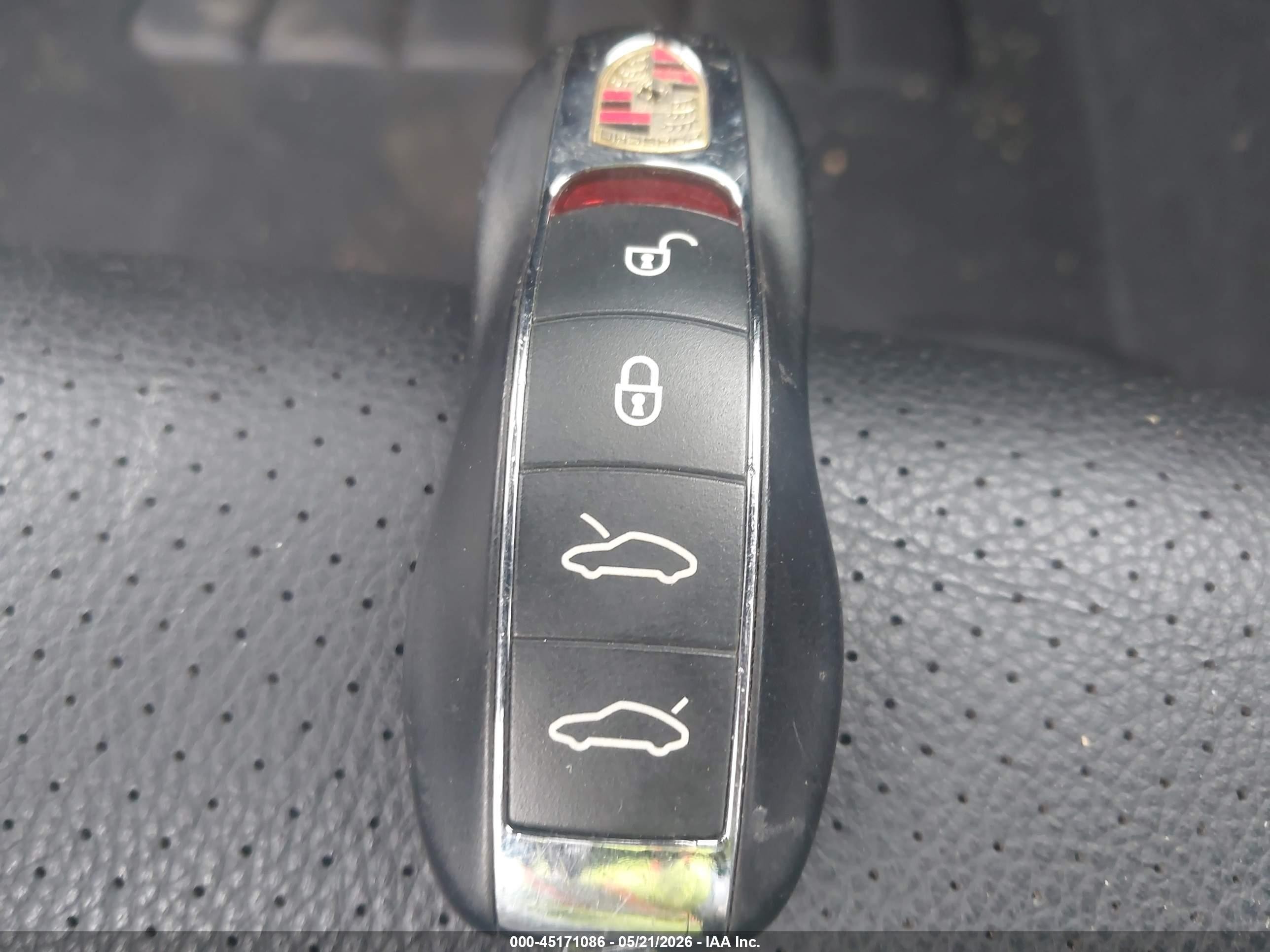 2015 Porsche Boxster Gts/s Blue vin: WP0CB2A81FS130163