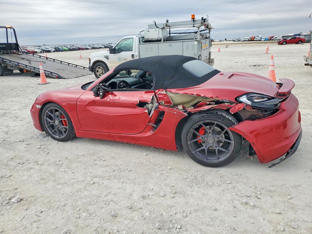 2014 Porsche Boxster S Red vin: WP0CB2A89ES140499