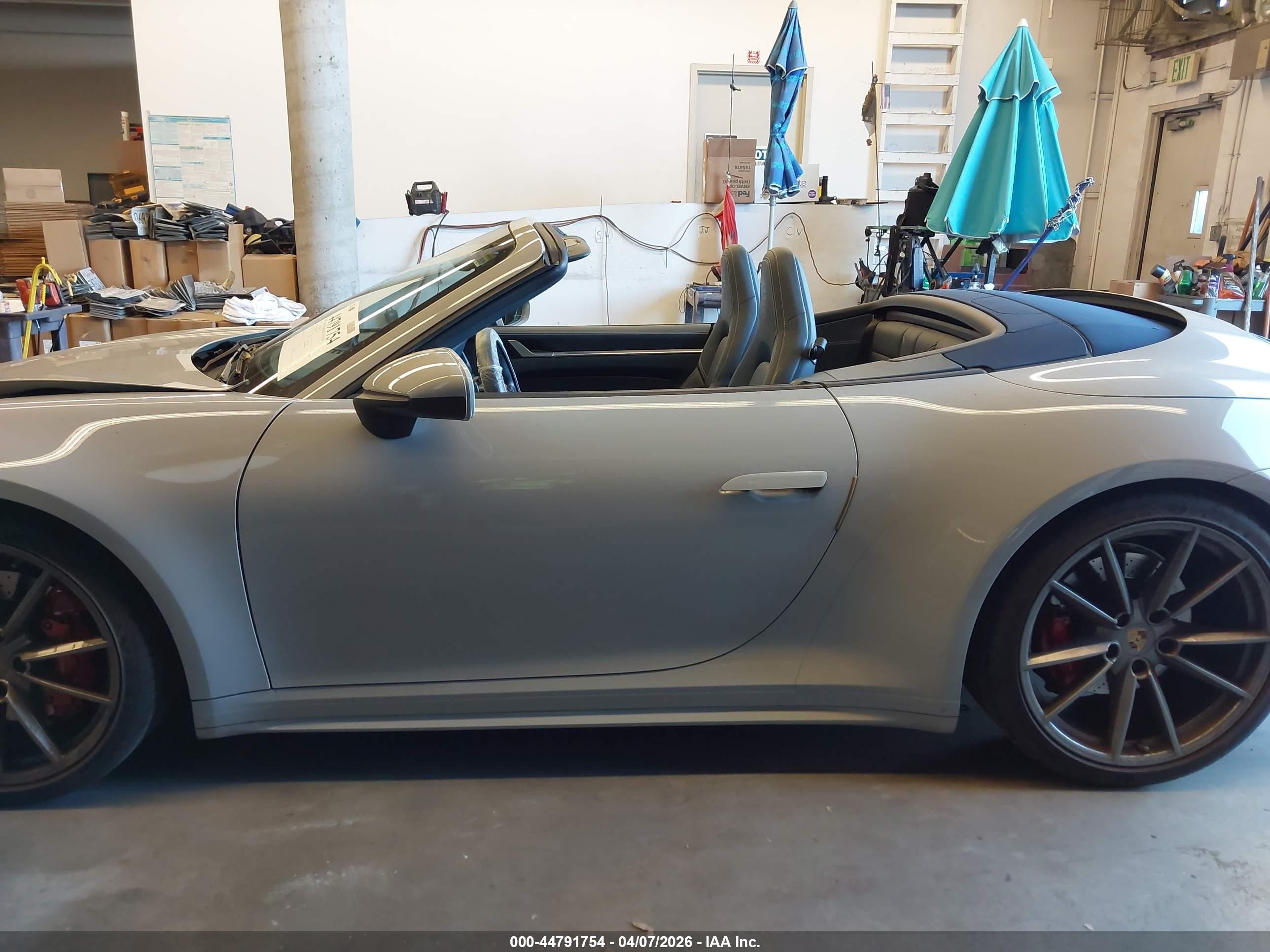 2020 Porsche 911 Carrera S Cabriolet Gray vin: WP0CB2A90LS264585