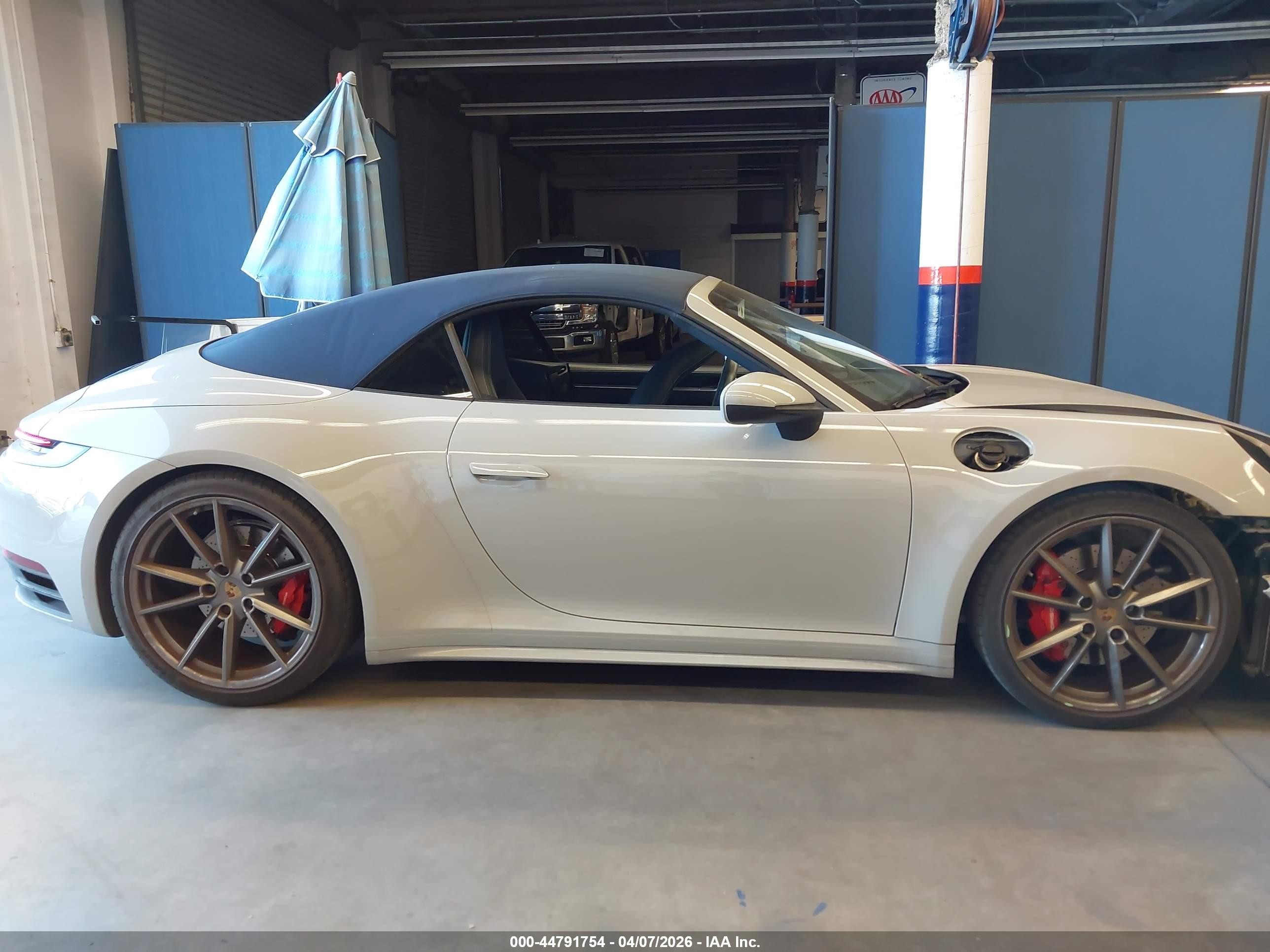 2020 Porsche 911 Carrera S Cabriolet Gray vin: WP0CB2A90LS264585